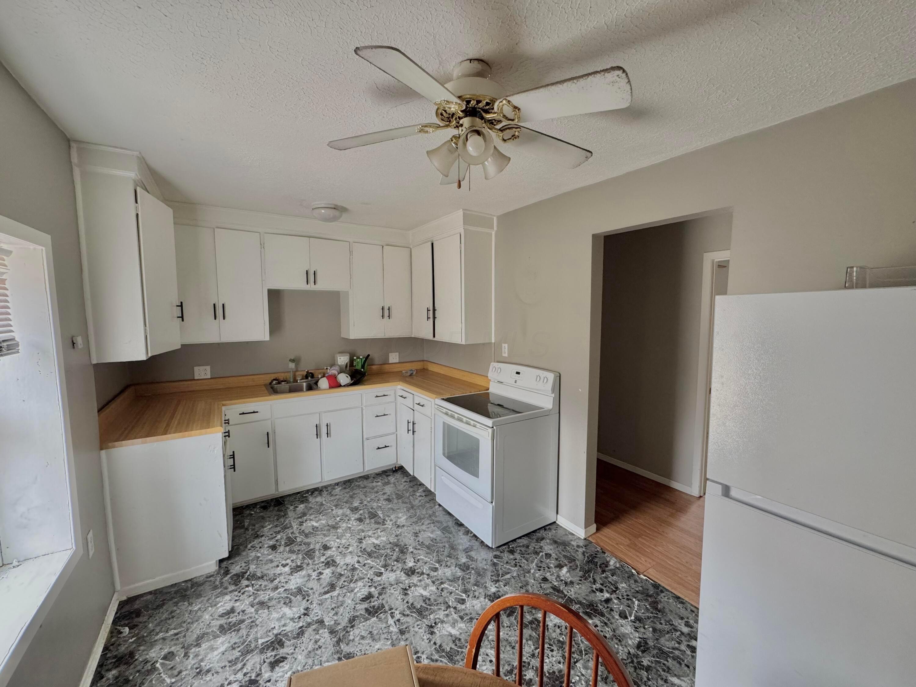 25 E Main Street Property Photo 4