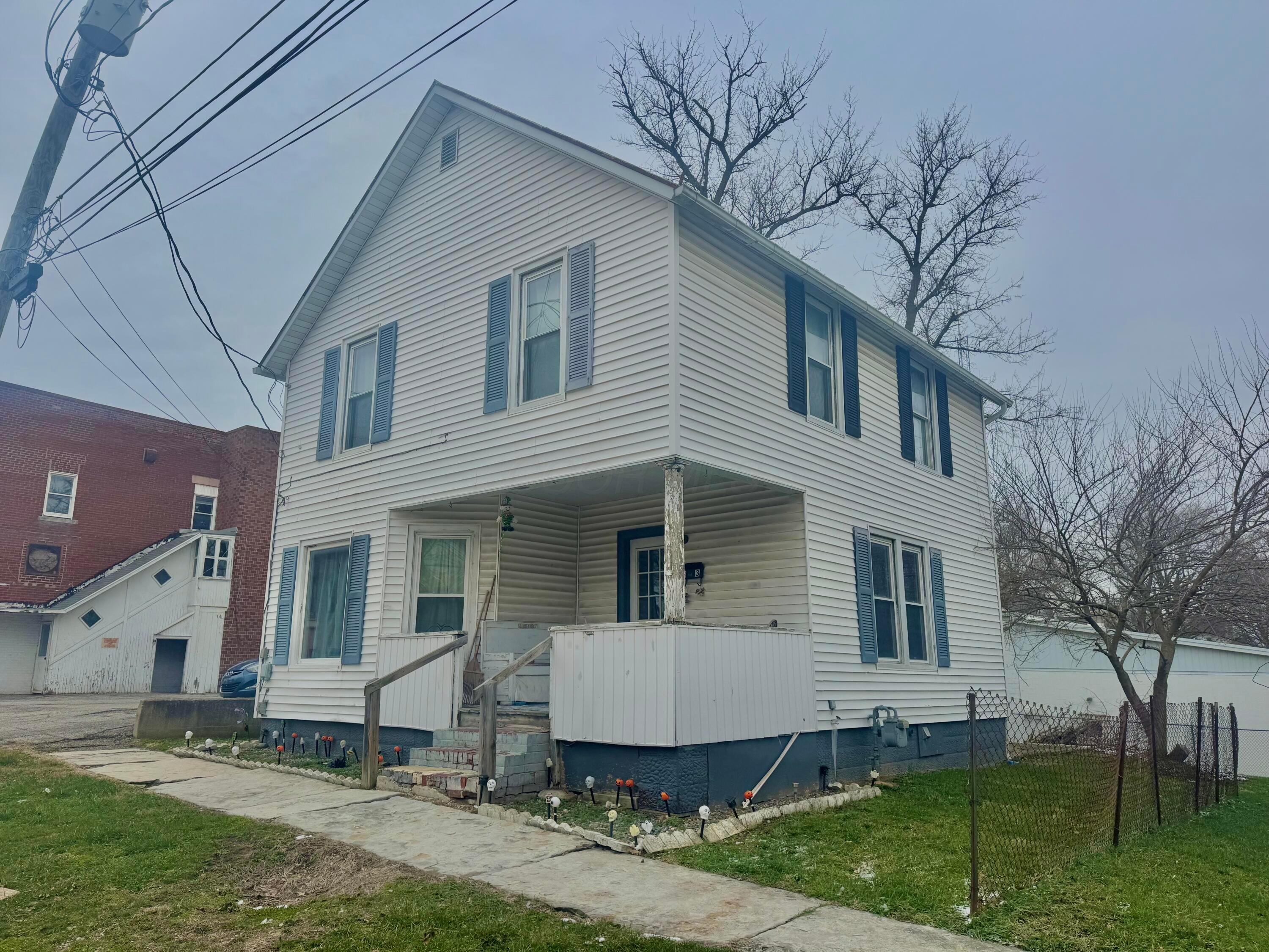 33 E Main Street Property Photo 1