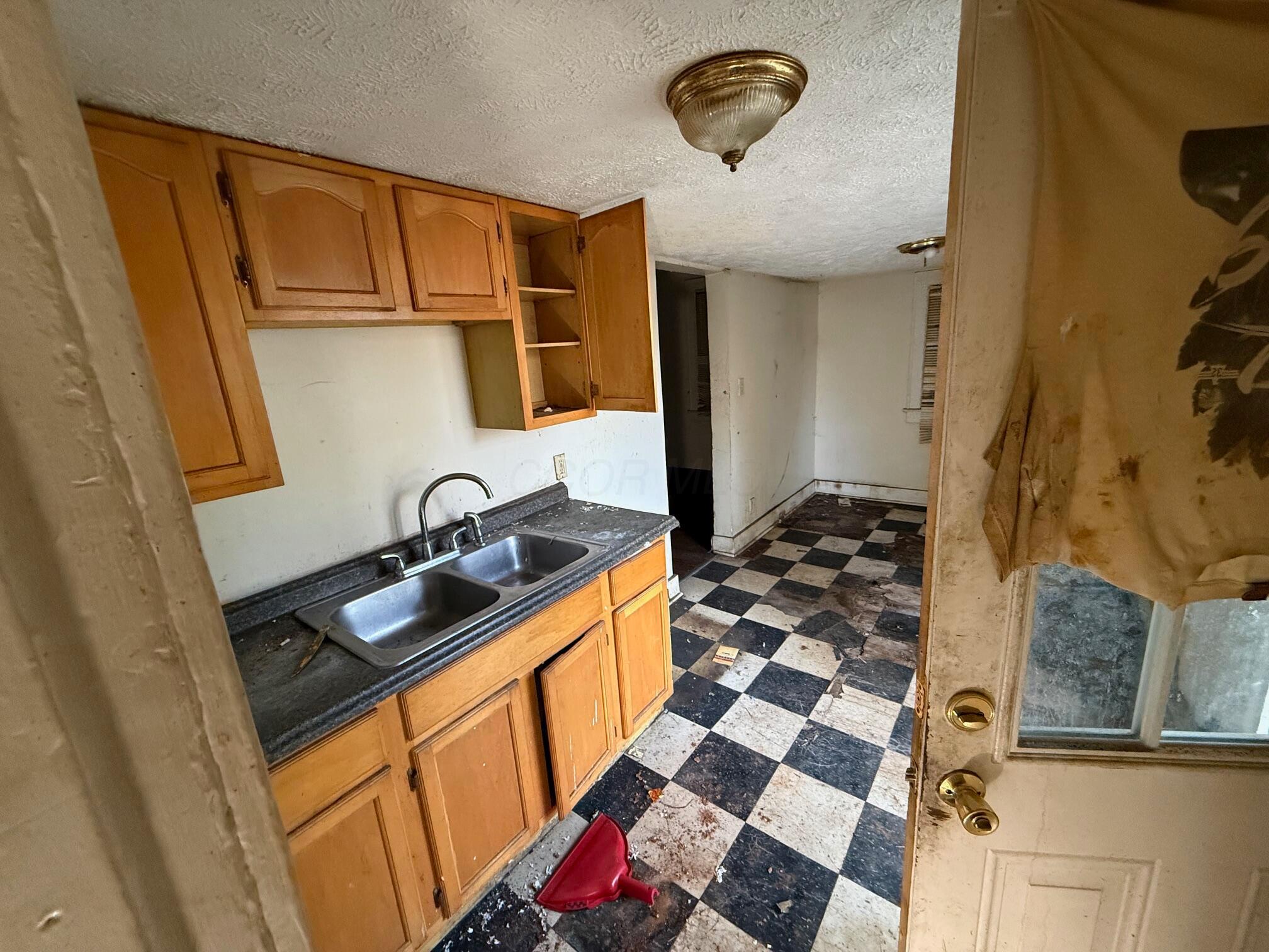 2320 Hamilton Avenue Property Photo 4