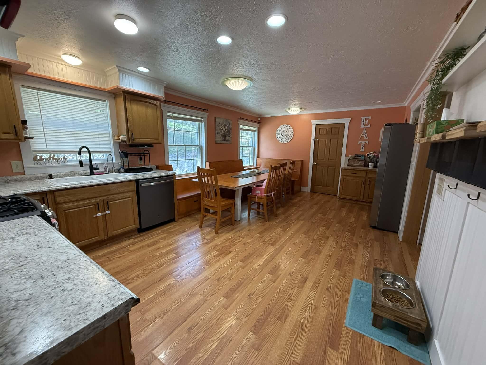 7170 Old Town Road Property Photo 7