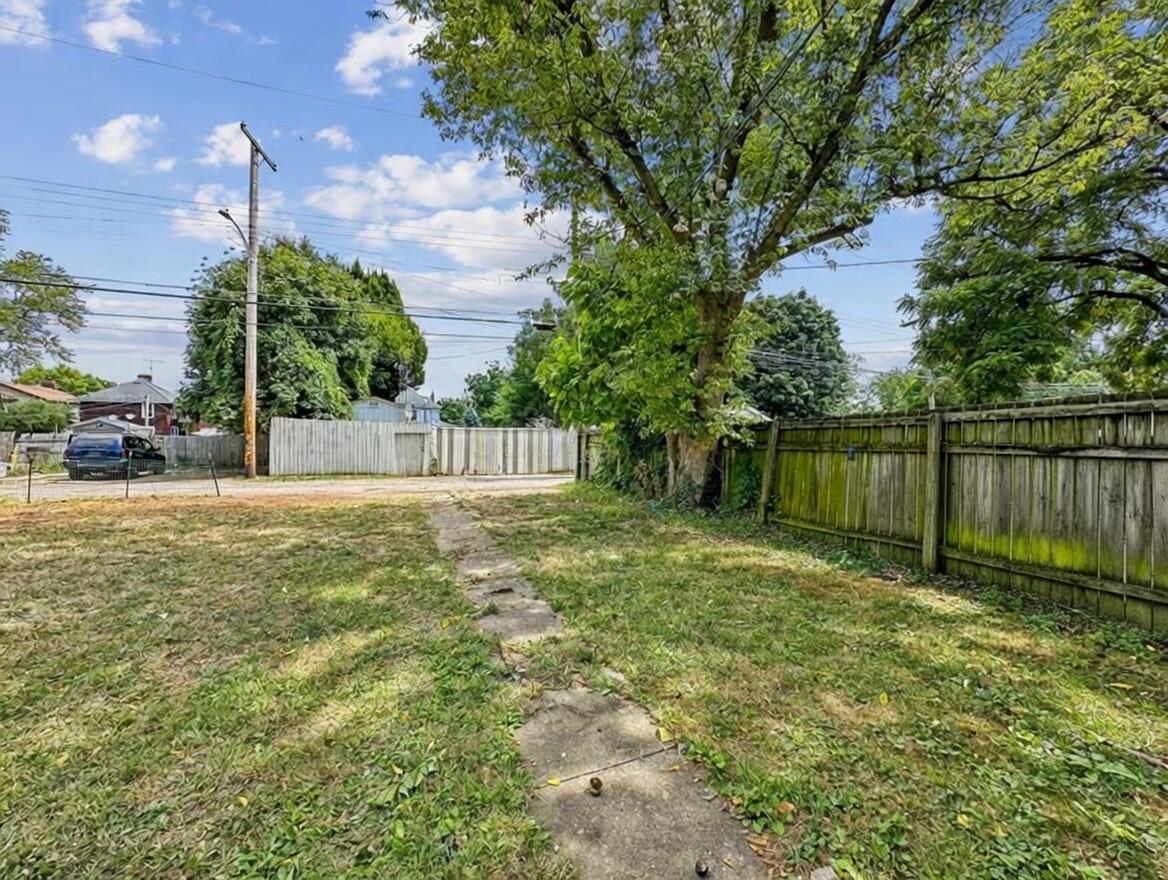 354 S Ogden Avenue Property Photo 10