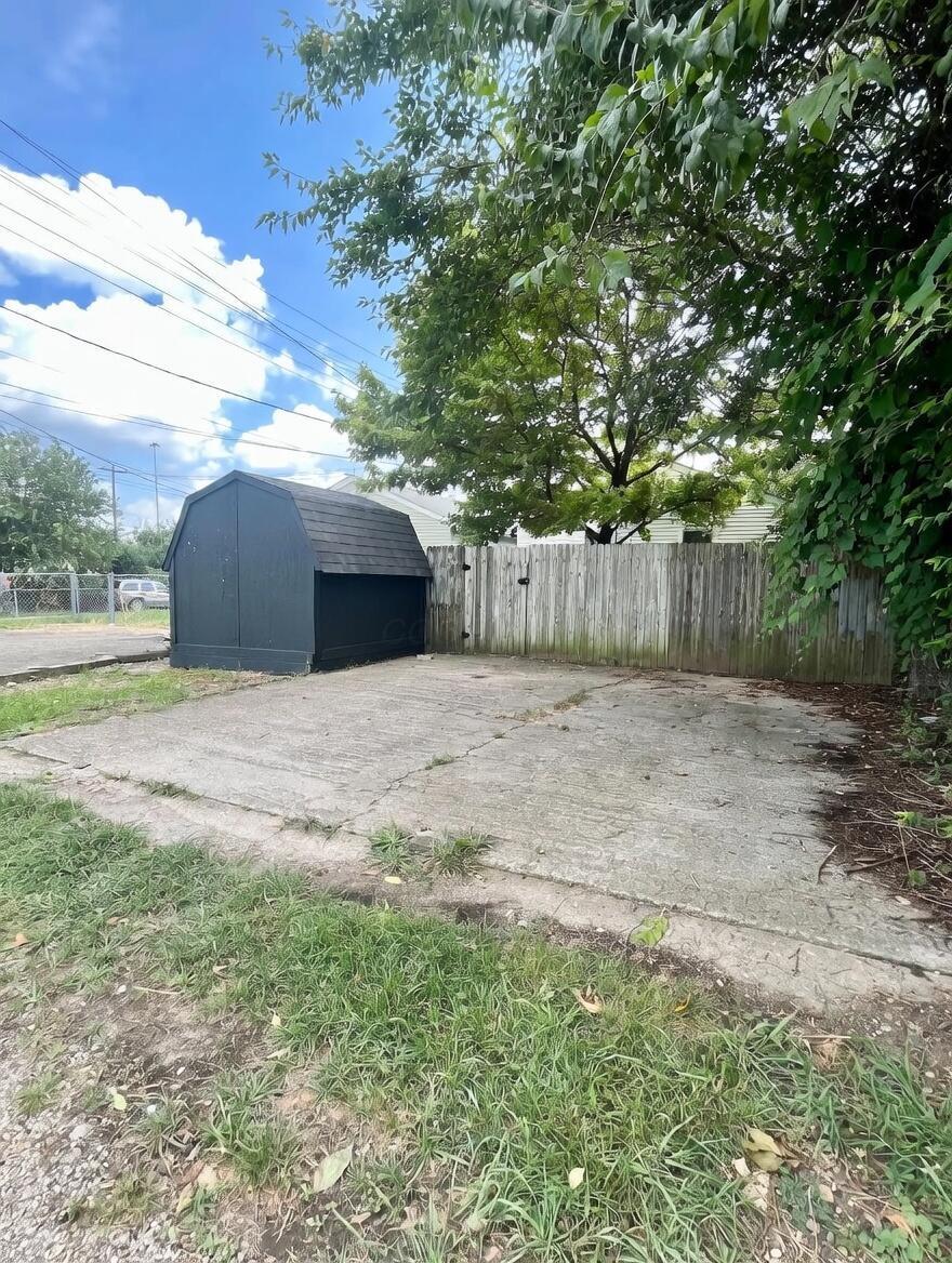606 Reynolds Avenue Property Photo 17