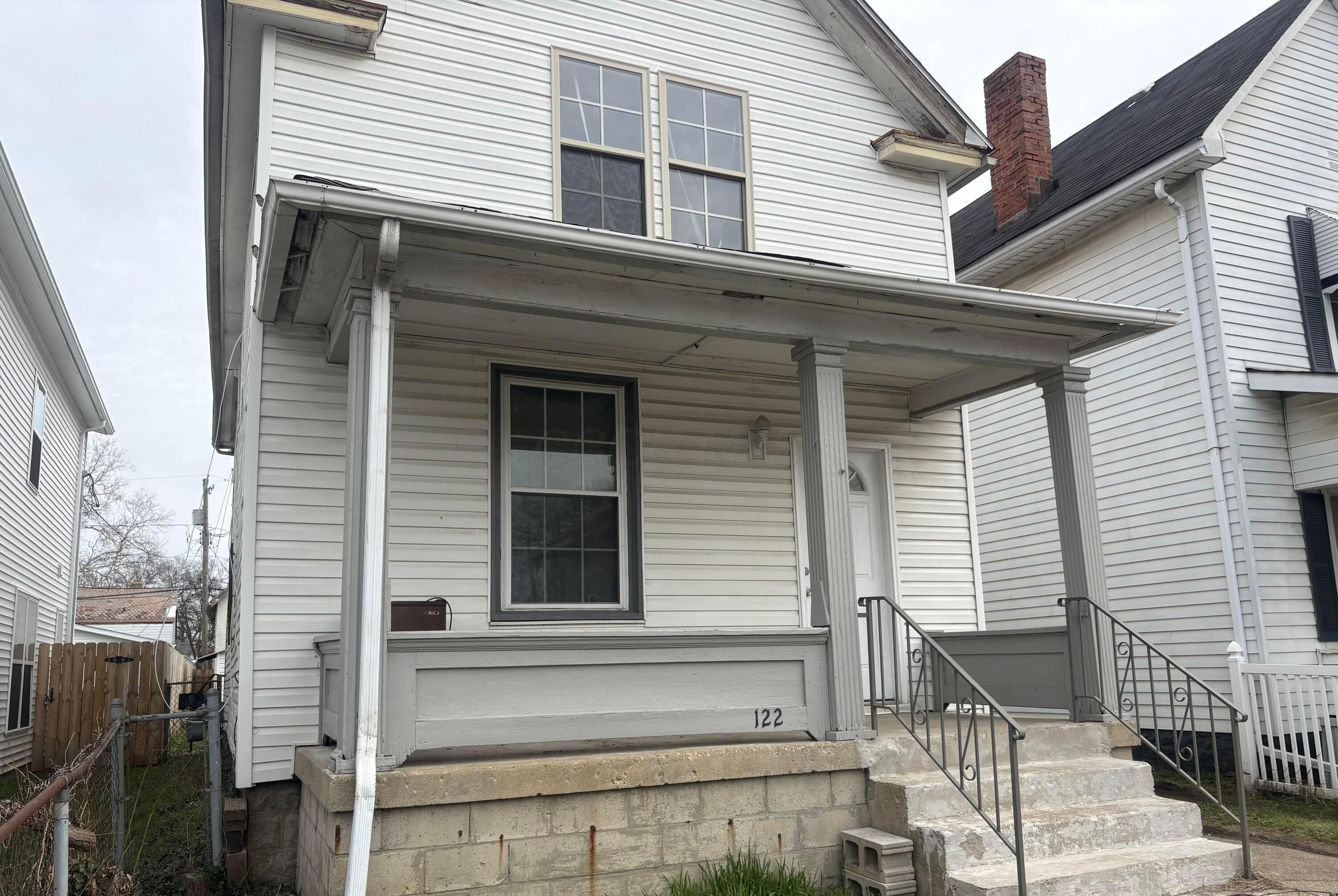 122 N Central Avenue Property Photo 1