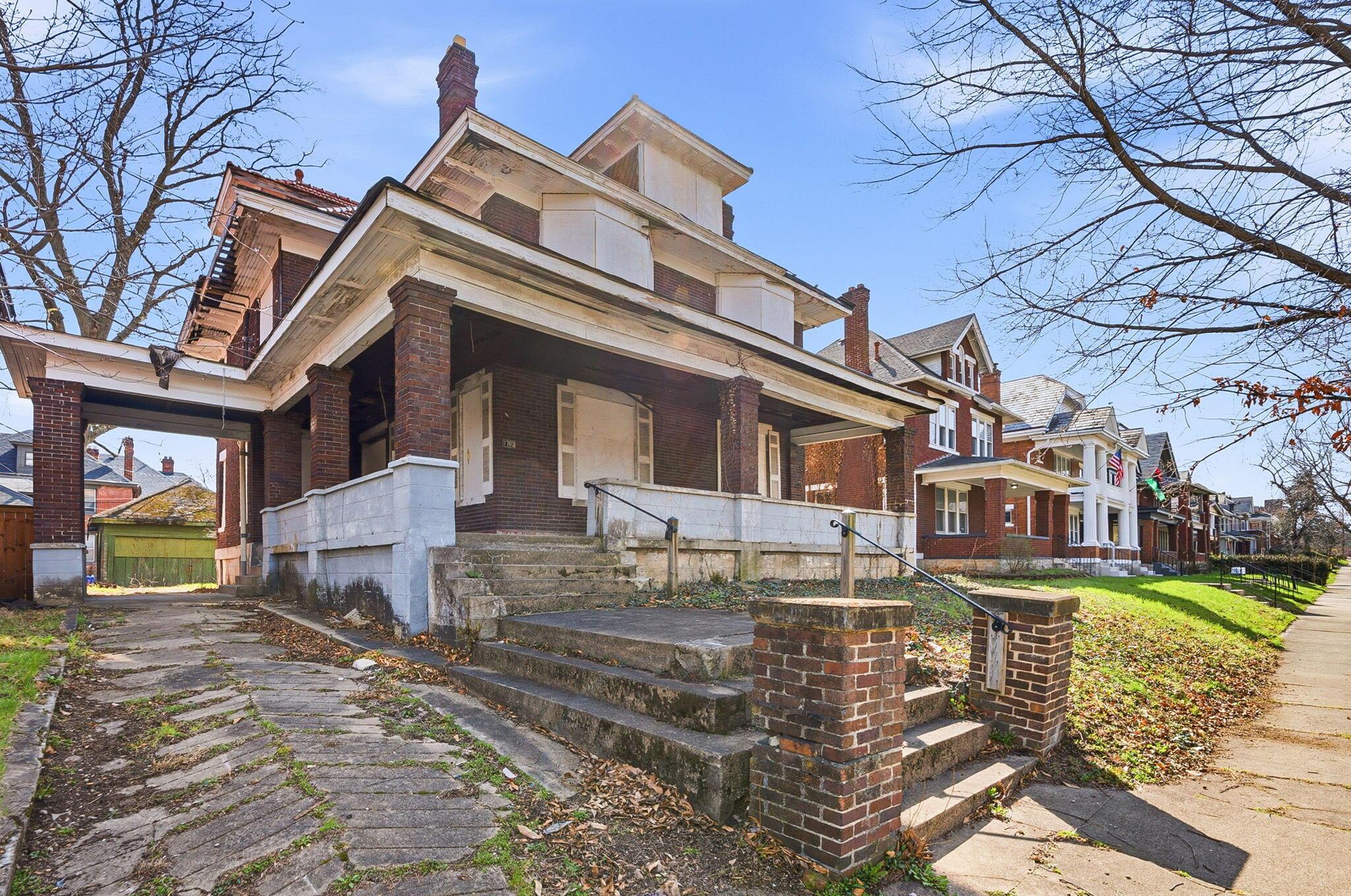 1703 Bryden Road Property Photo 1