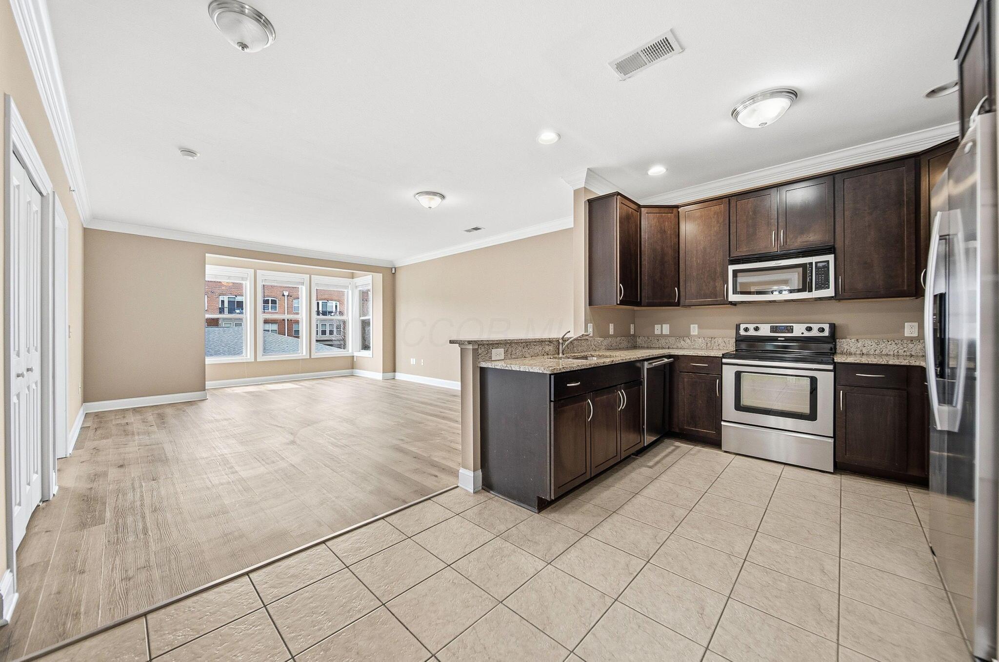 925 Ingleside Avenue, 207 Property Photo 1