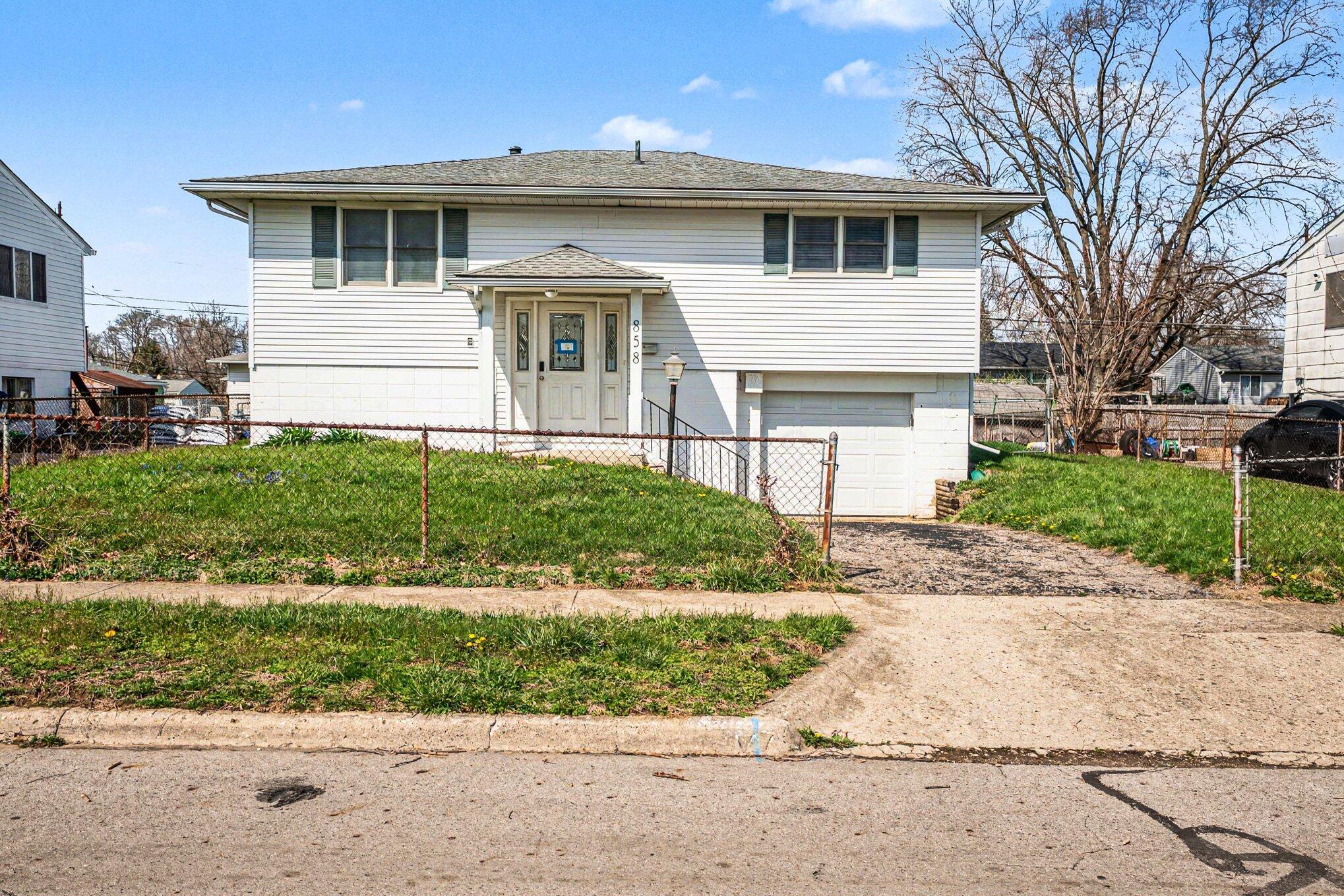 858 Higbee Drive S Property Photo 1