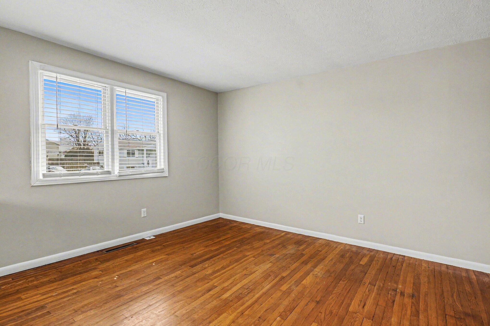 858 Higbee Drive S Property Photo 2