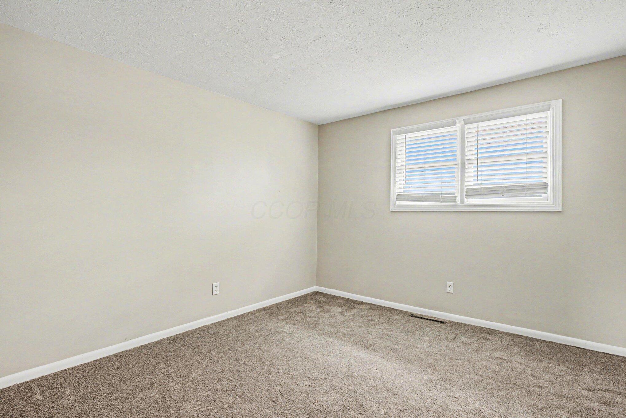 858 Higbee Drive S Property Photo 8