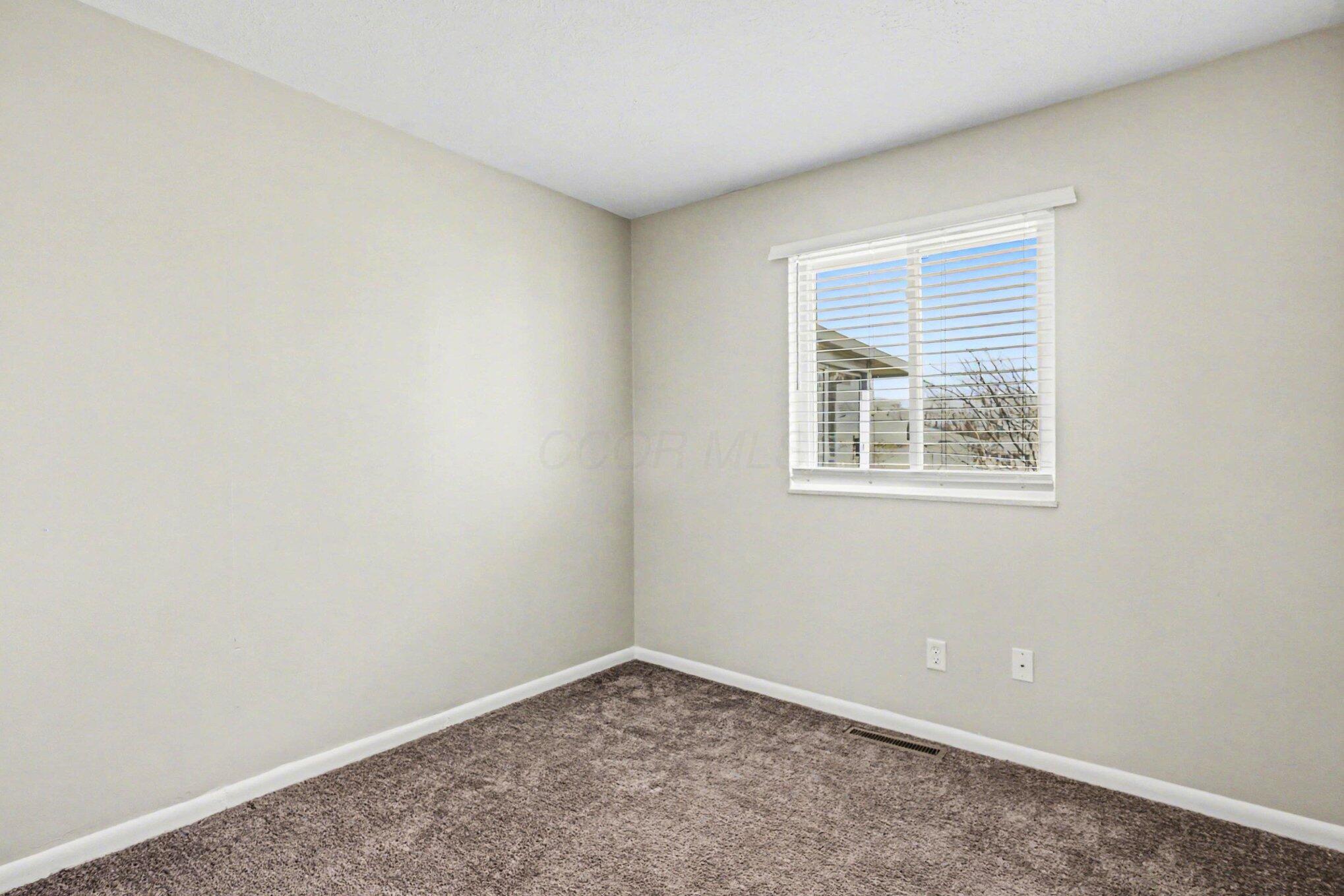 858 Higbee Drive S Property Photo 9