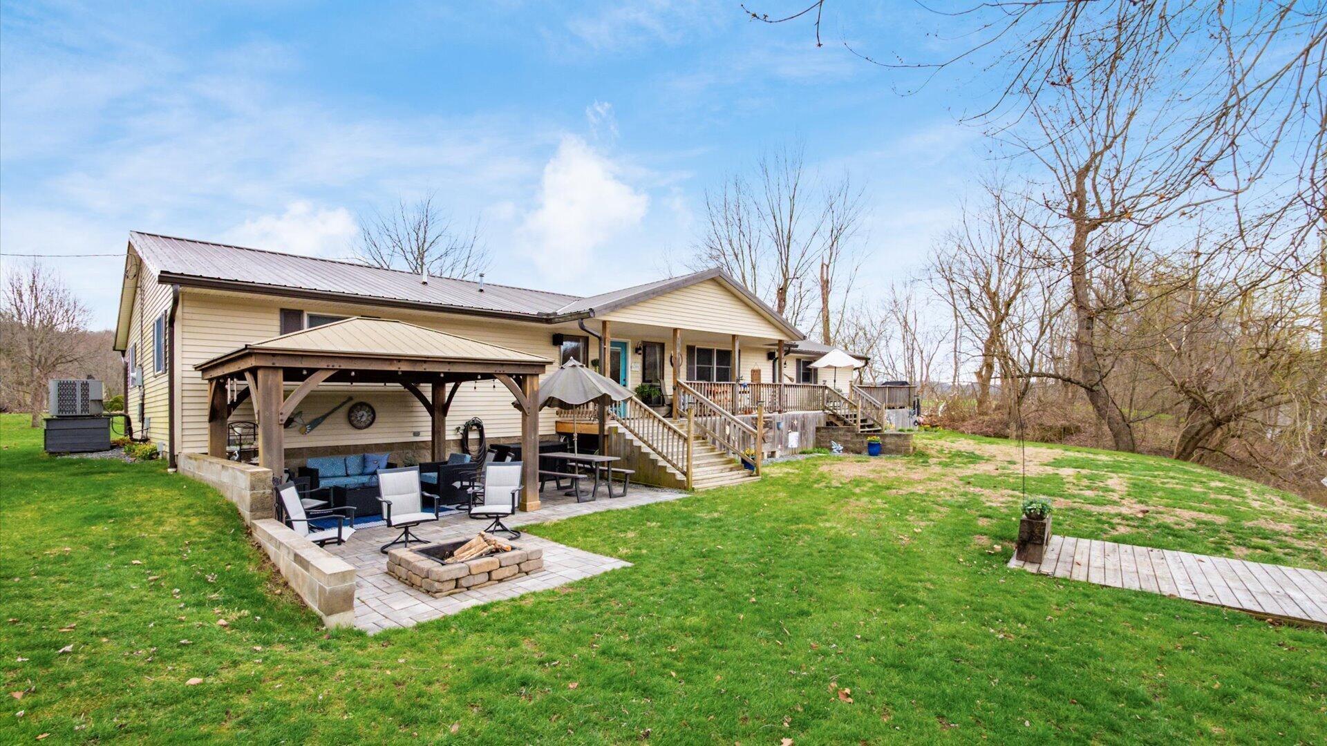 6625 S River Road Property Photo 2