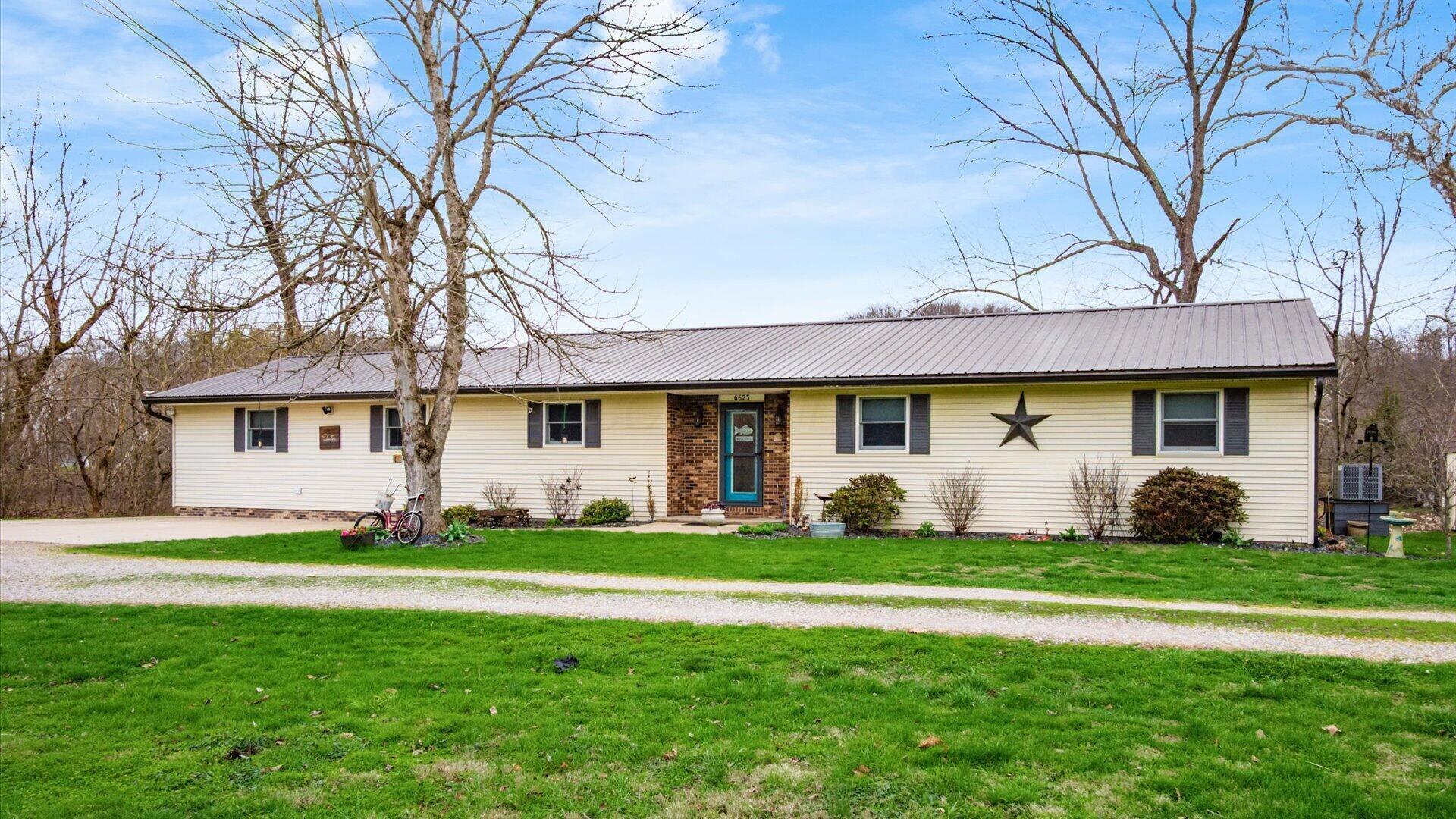 6625 S River Road Property Photo 3