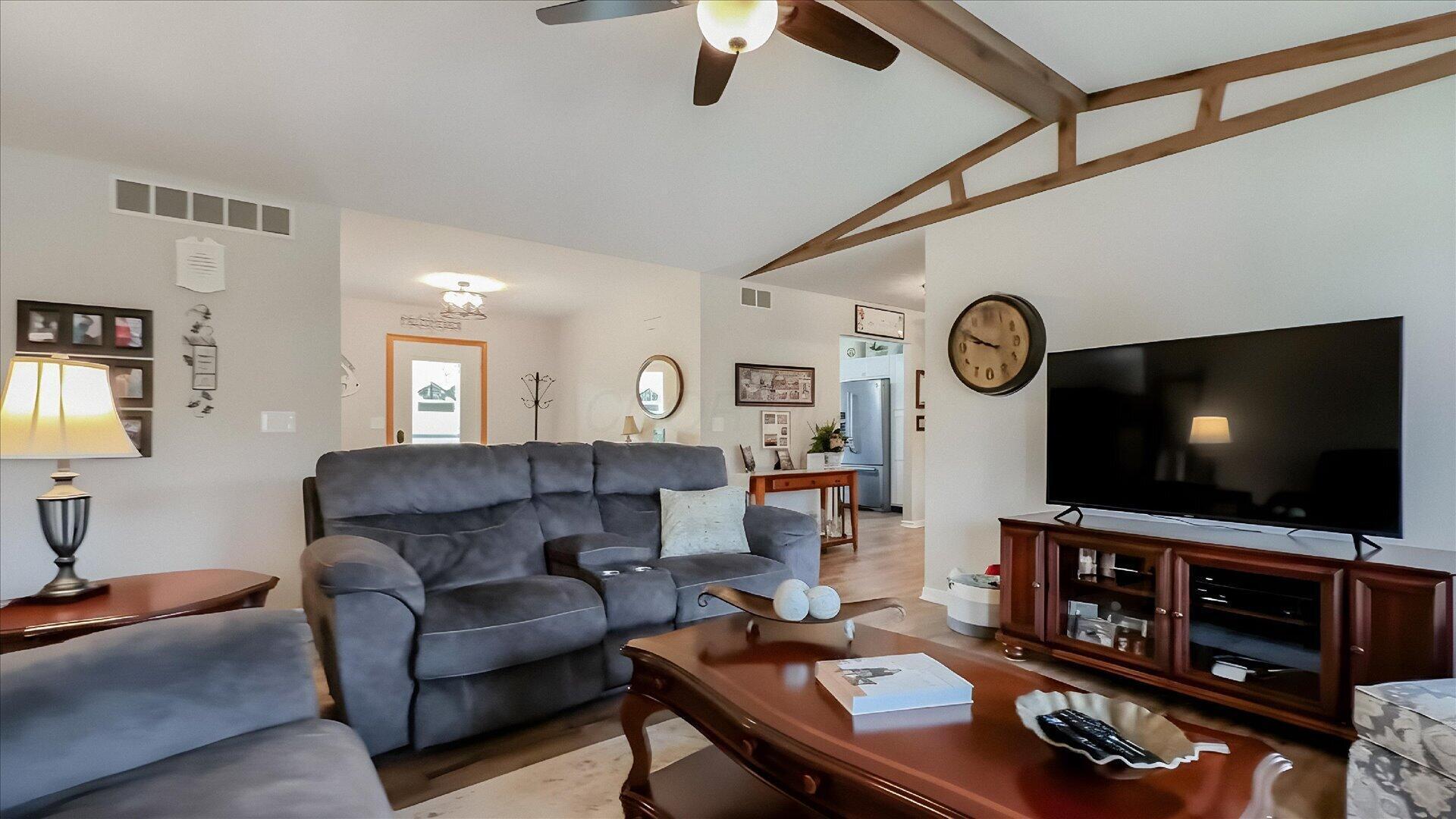 6625 S River Road Property Photo 7