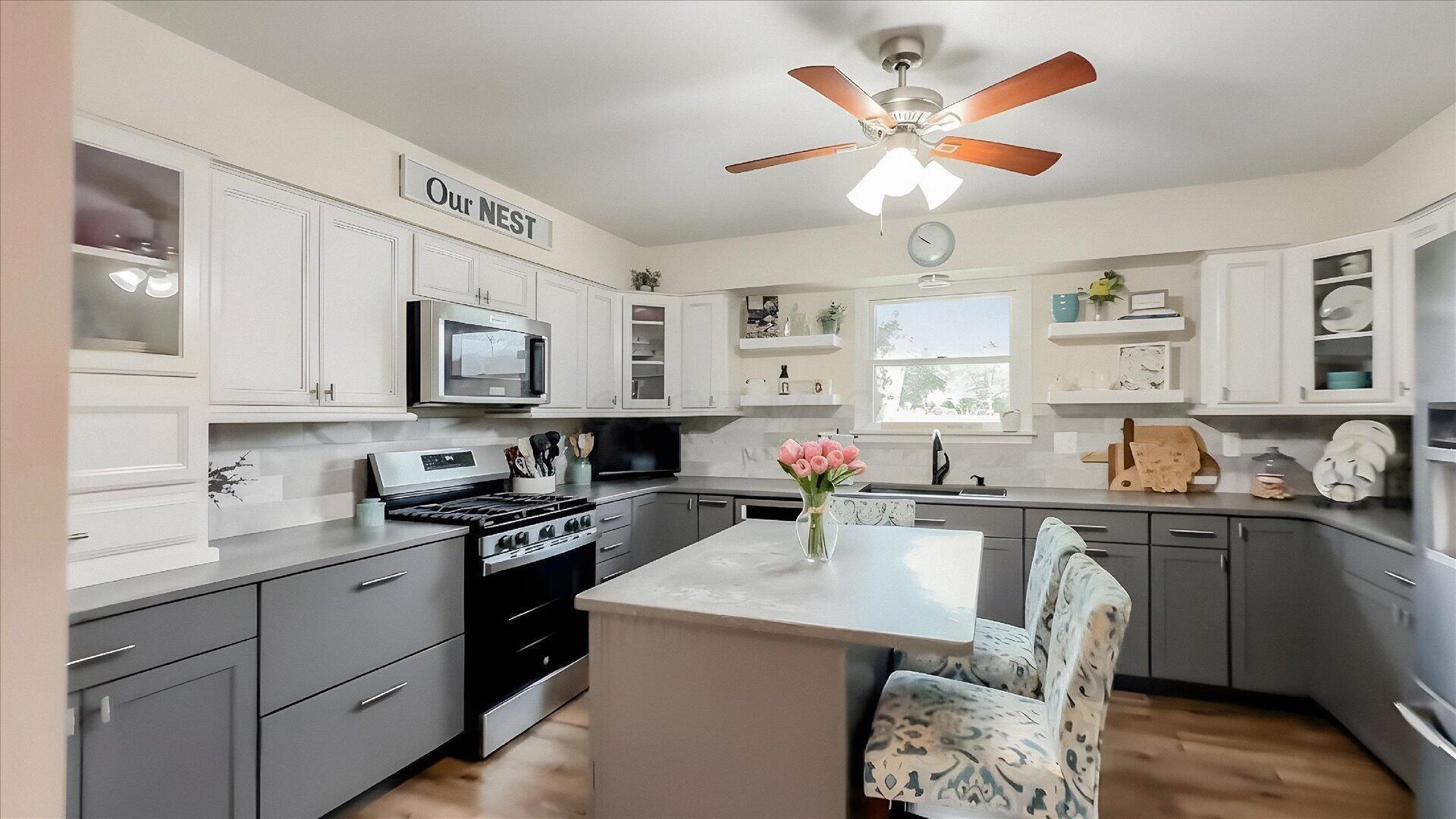 6625 S River Road Property Photo 8