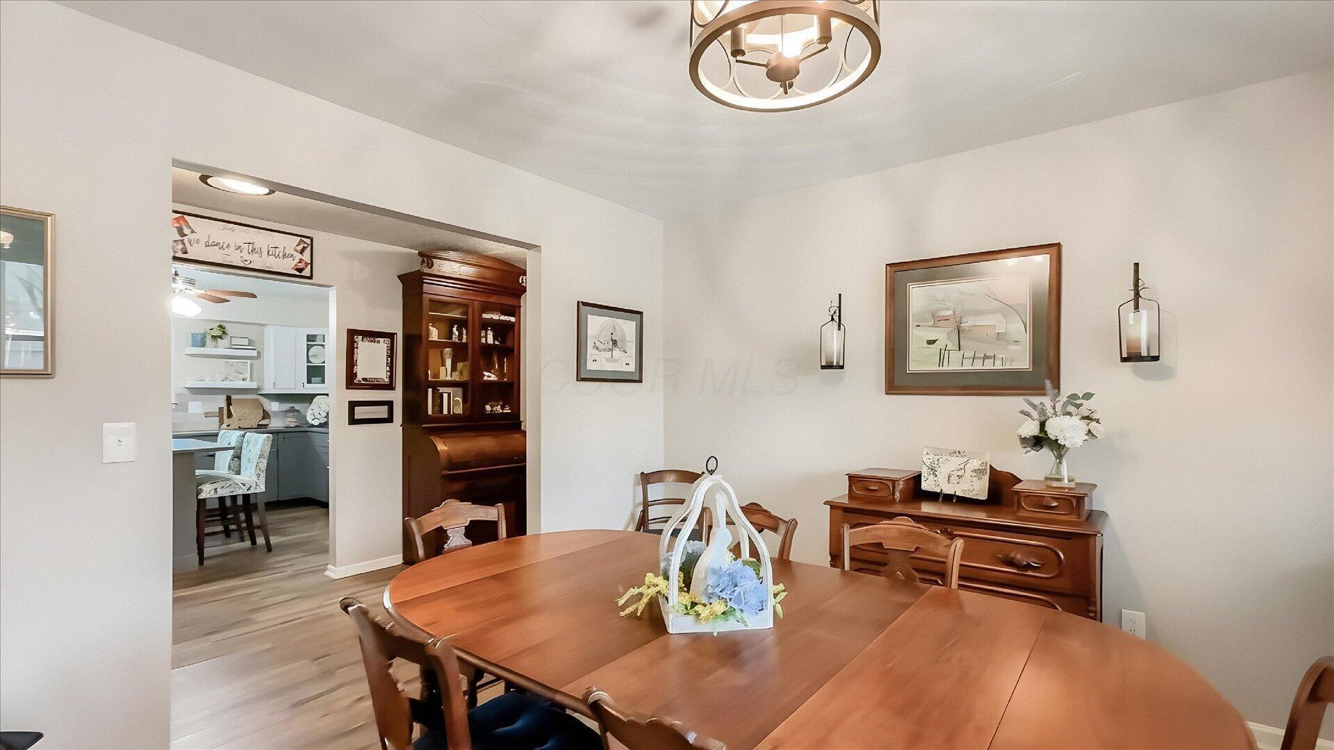 6625 S River Road Property Photo 13