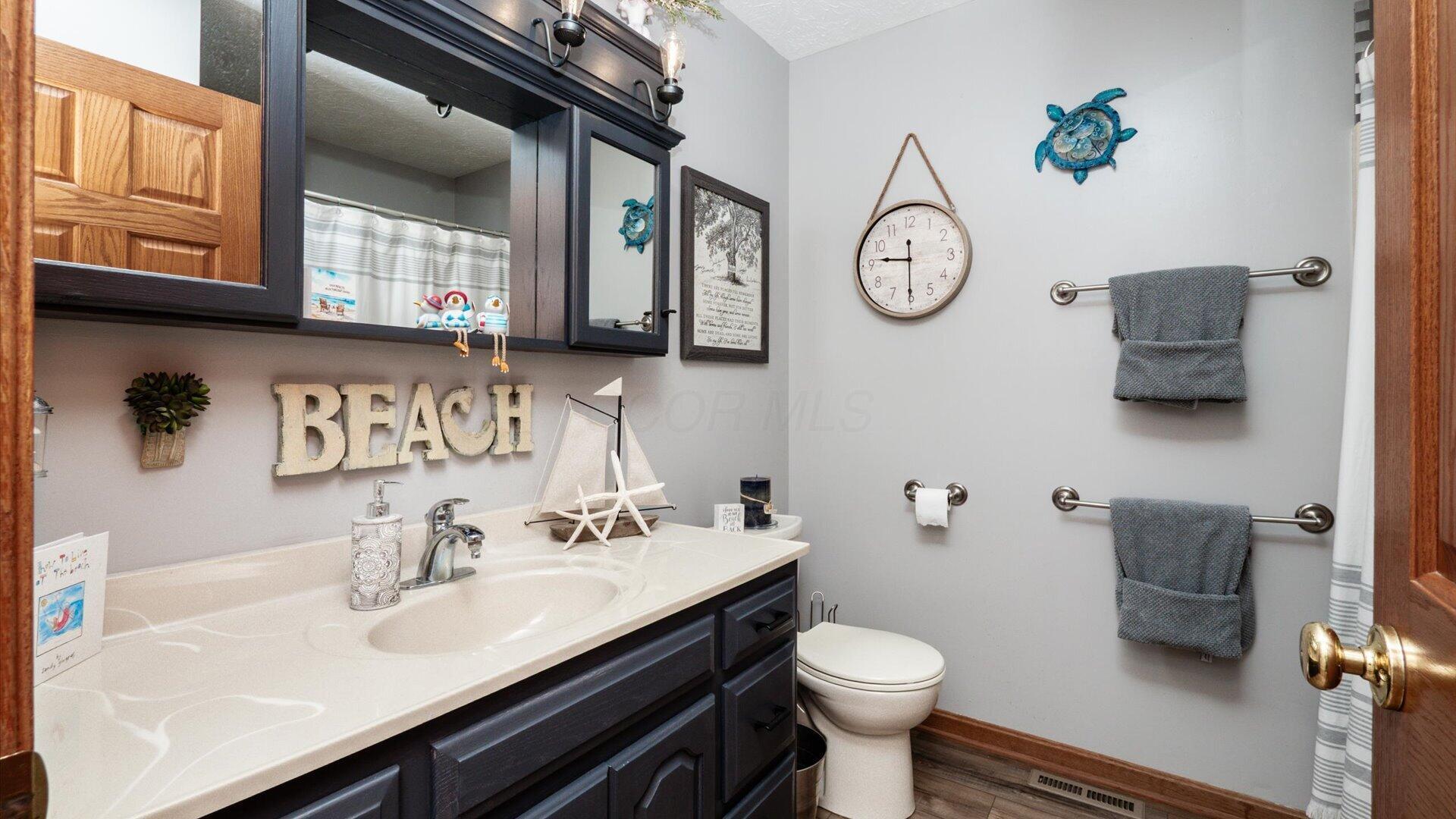 6625 S River Road Property Photo 20