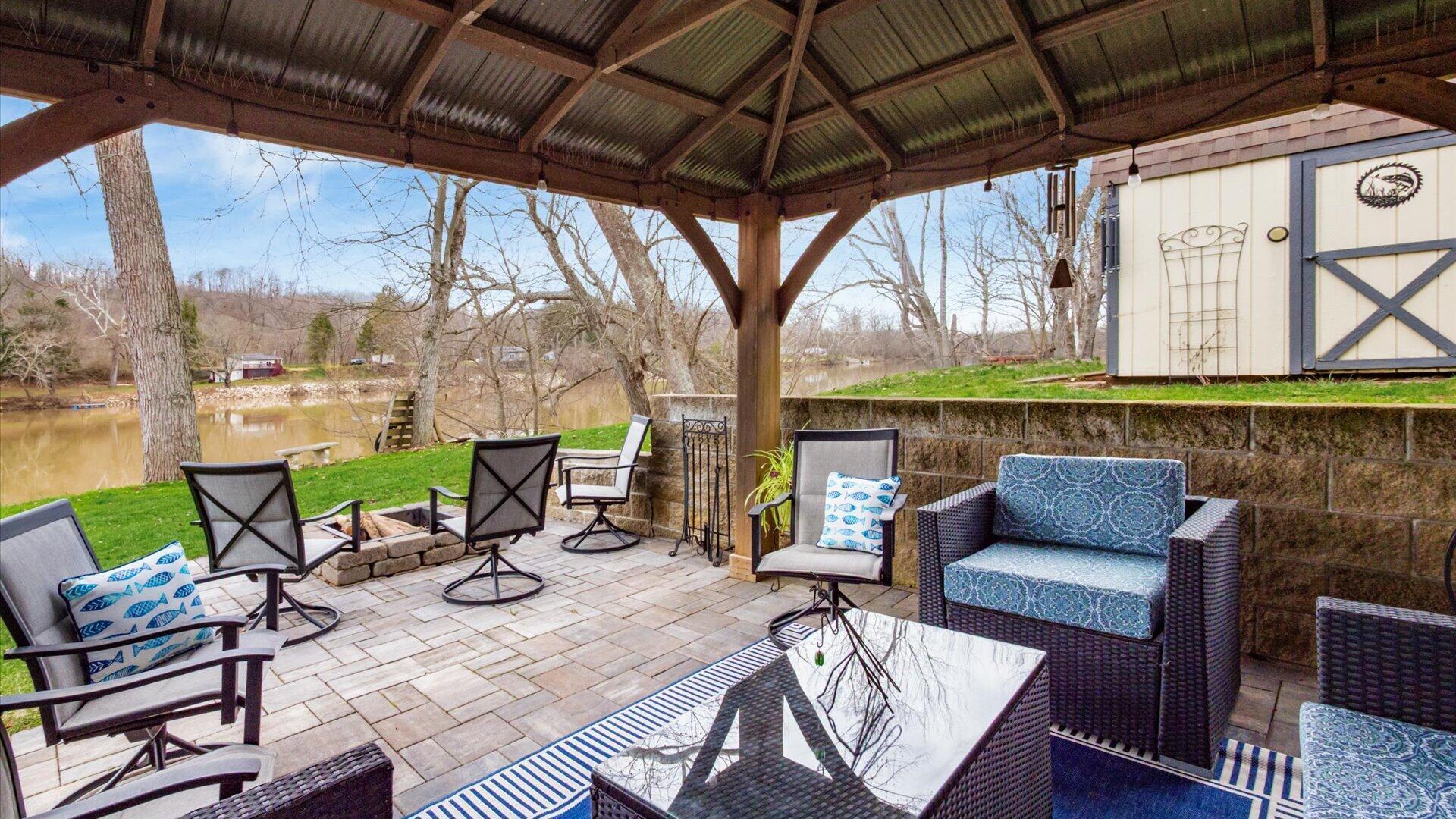 6625 S River Road Property Photo 38