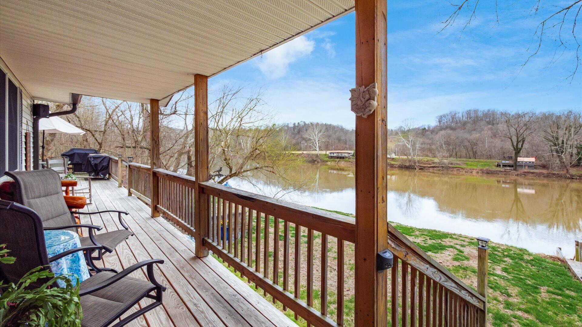 6625 S River Road Property Photo 40