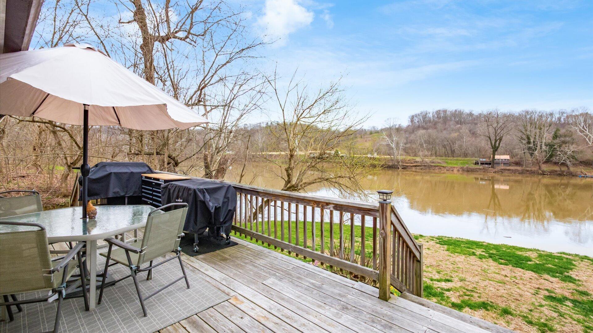 6625 S River Road Property Photo 42