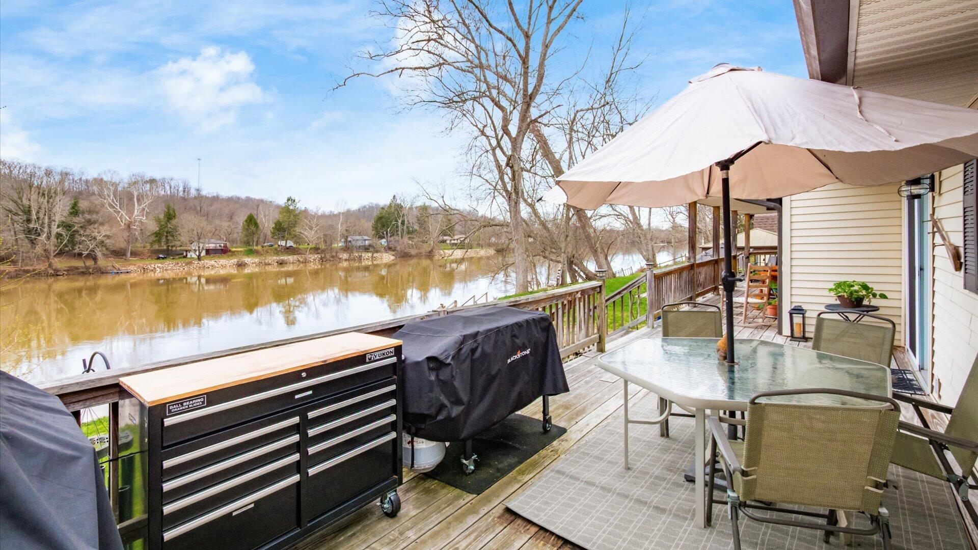 6625 S River Road Property Photo 43