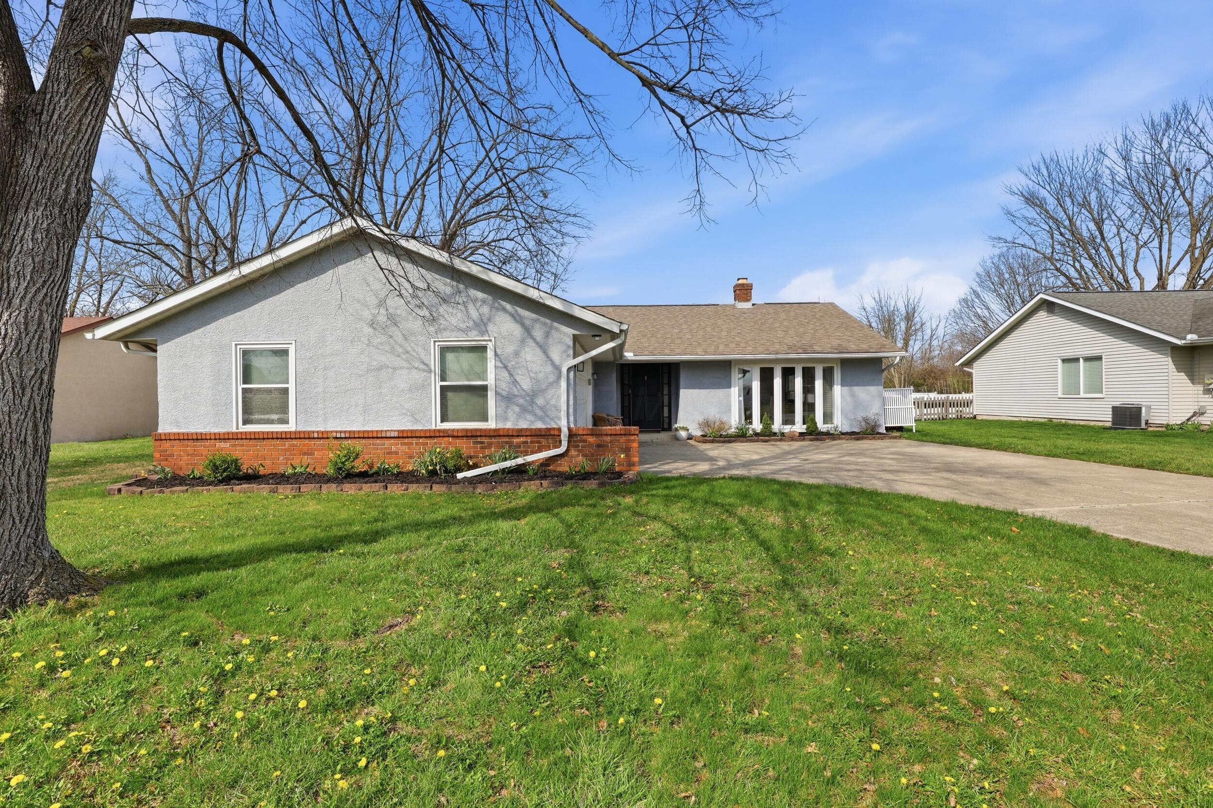 374 N Sarwil Drive Property Photo 1