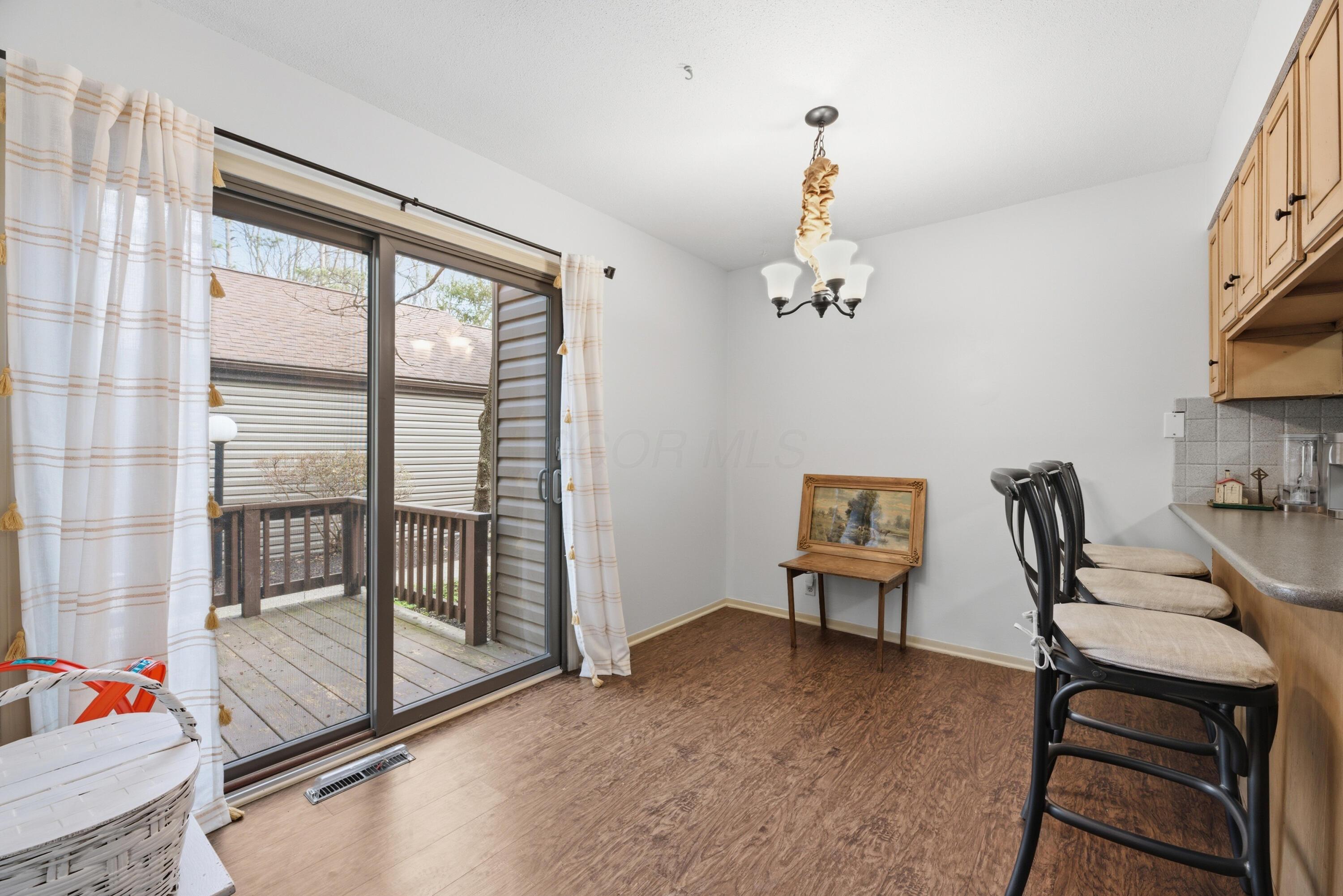 694 Tall Oaks Drive Property Photo 11