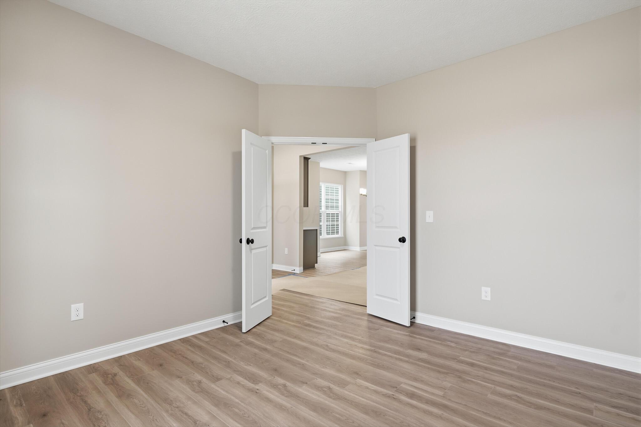 6956 Corsican Loop N Property Photo 8