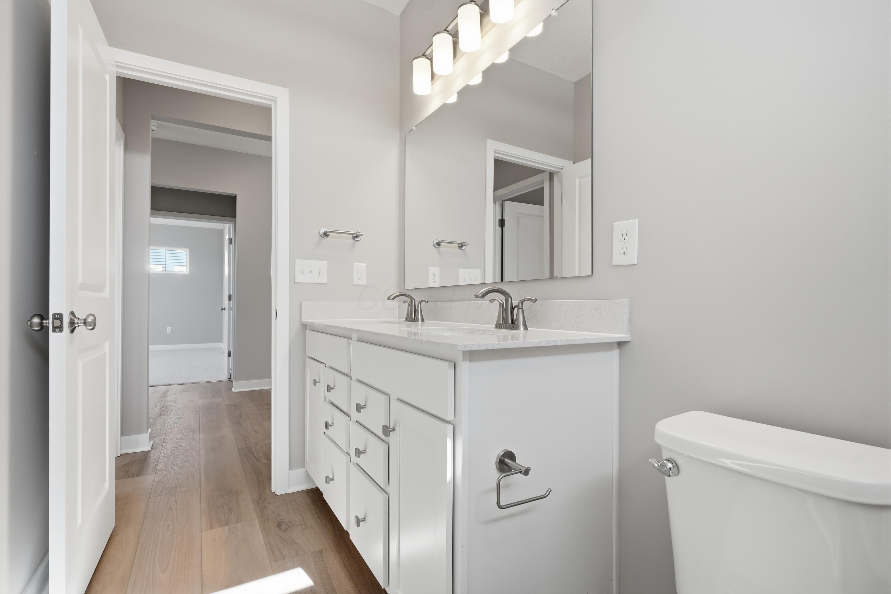 4537 Corsican Loop E Property Photo 12