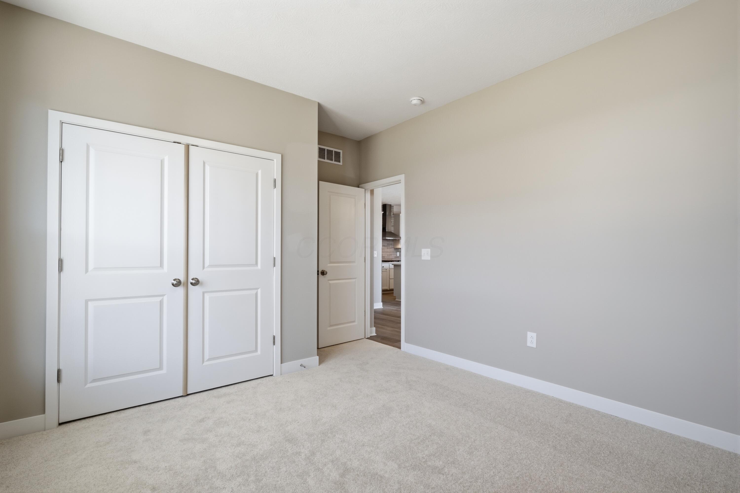 4537 Corsican Loop E Property Photo 14