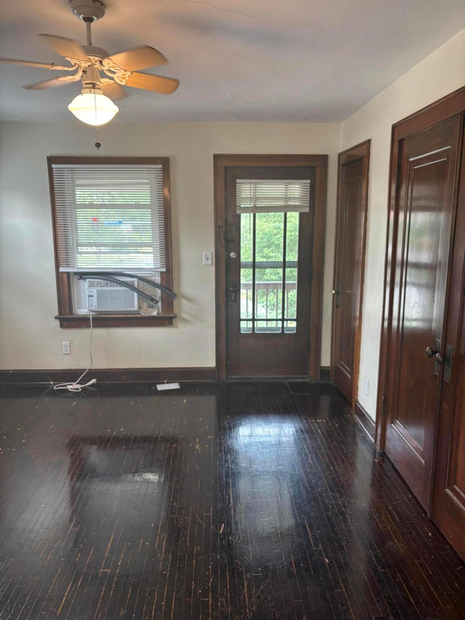 922 Northwest Boulevard Property Photo 7