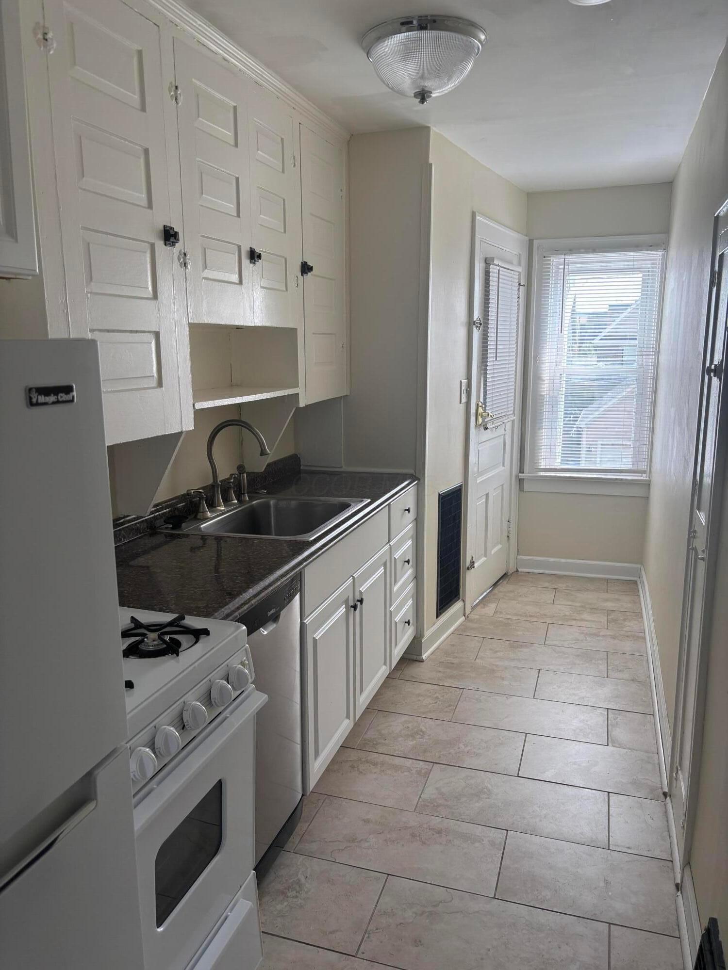 922 Northwest Boulevard Property Photo 10