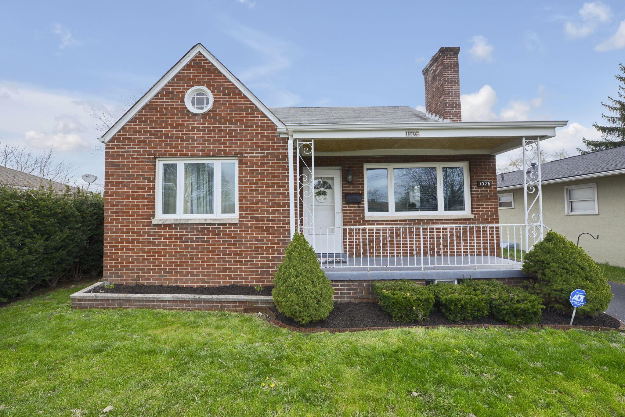1576 Linwood Avenue Property Photo 1