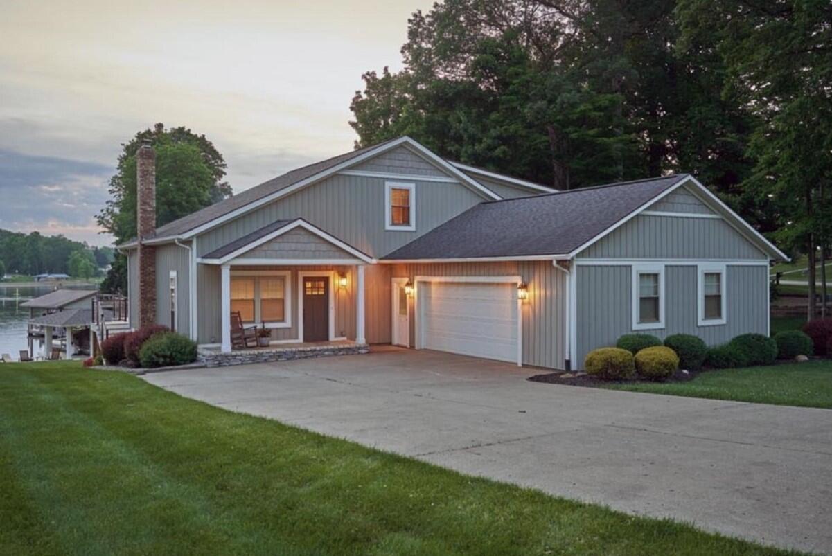 4053 Apple Valley Drive Property Photo 5