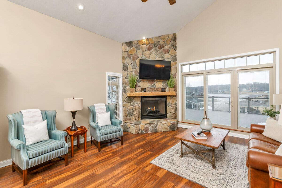 4053 Apple Valley Drive Property Photo 10