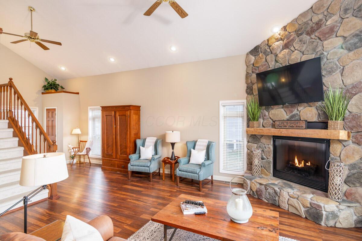 4053 Apple Valley Drive Property Photo 11