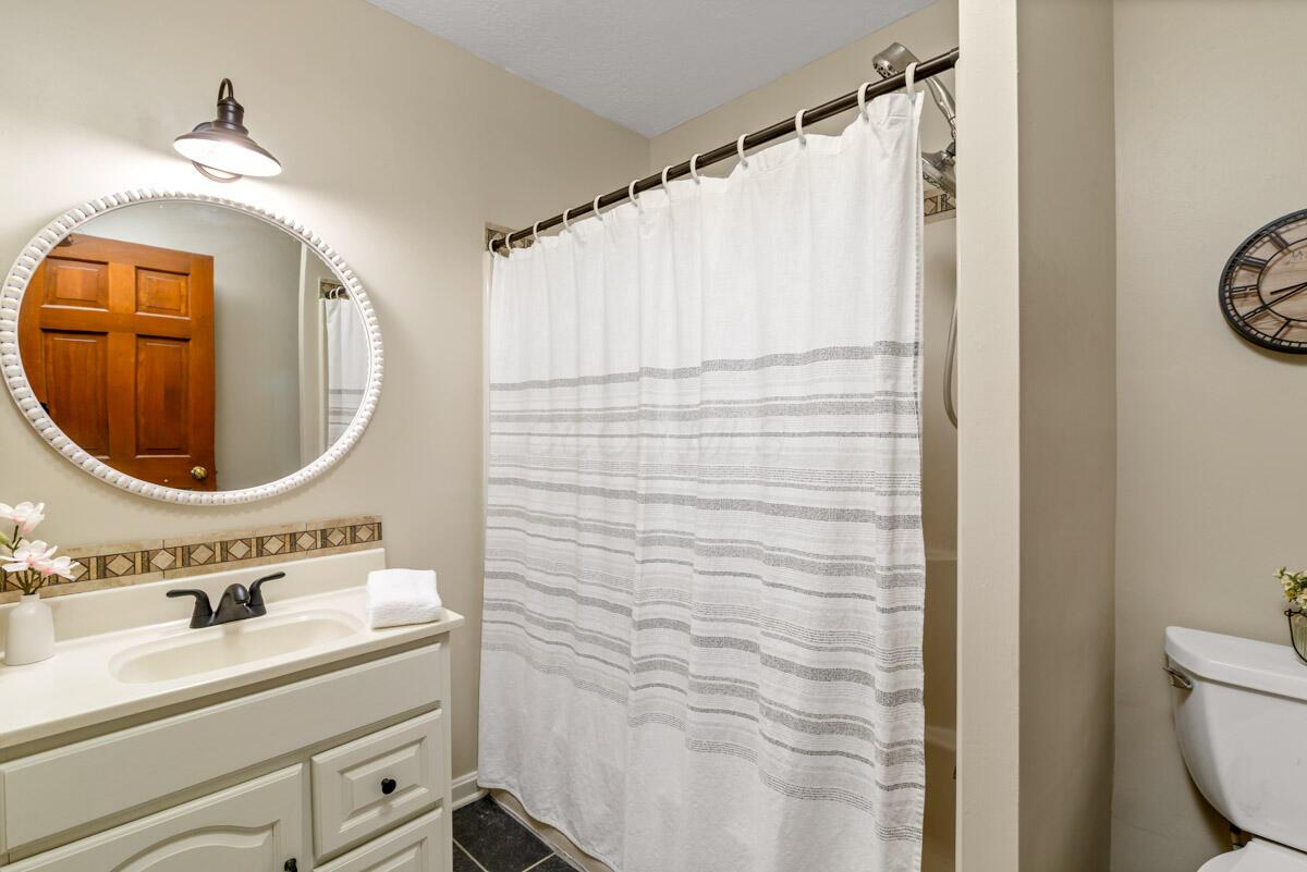 4053 Apple Valley Drive Property Photo 32