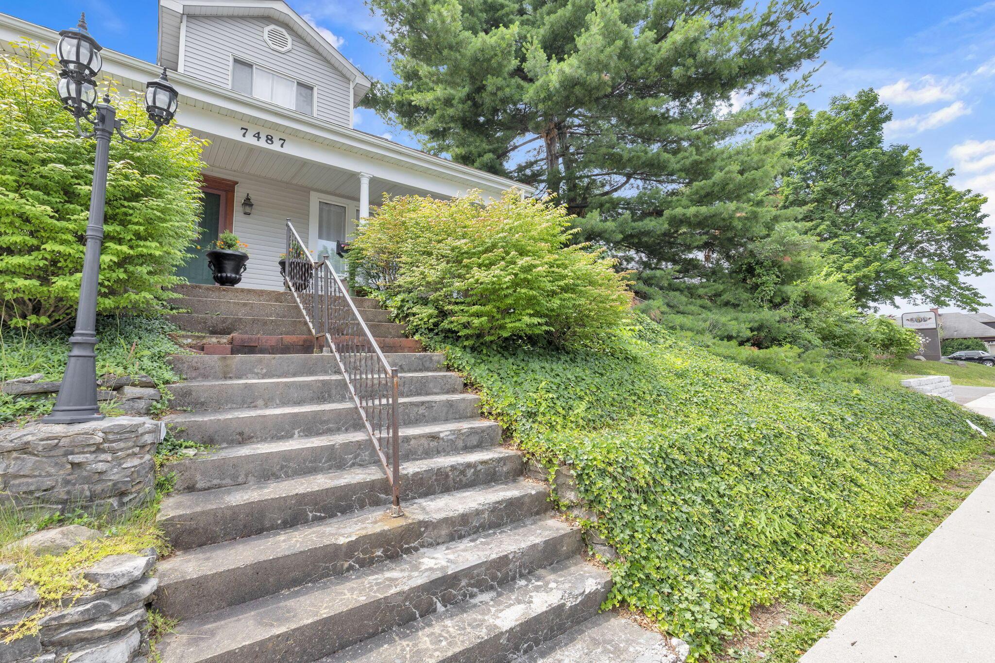 7487 E Main Street Property Photo 1