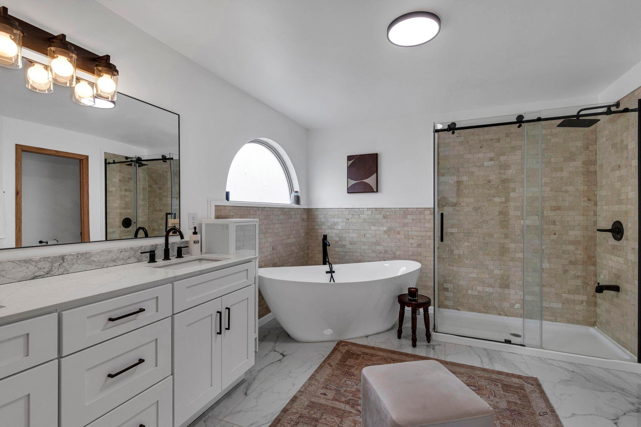 226010322 Property Photo 4