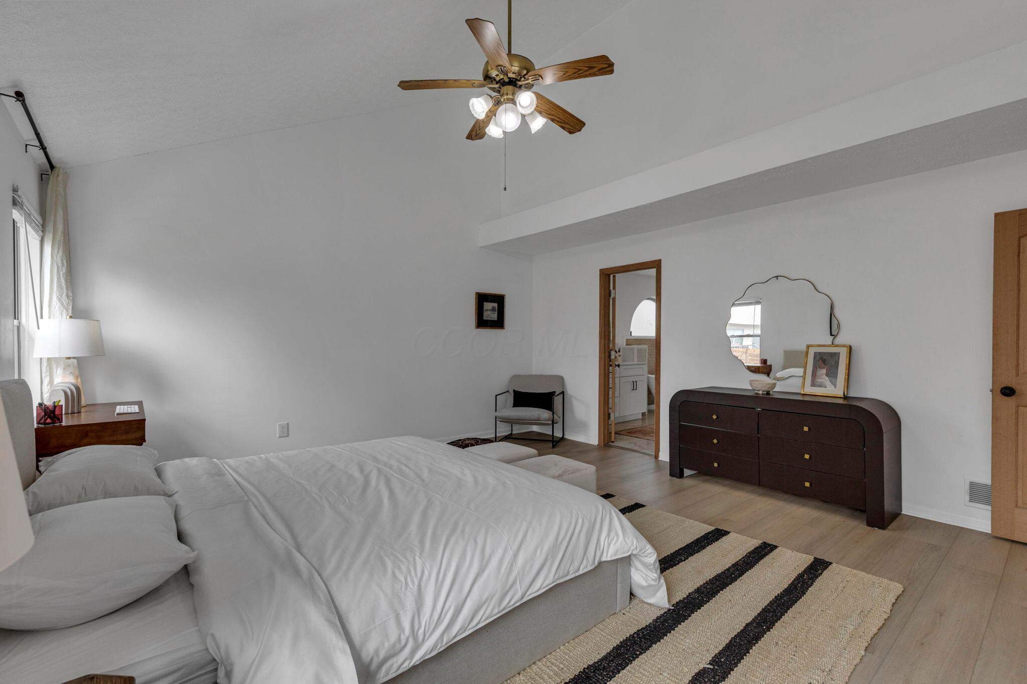 226010322 Property Photo 37