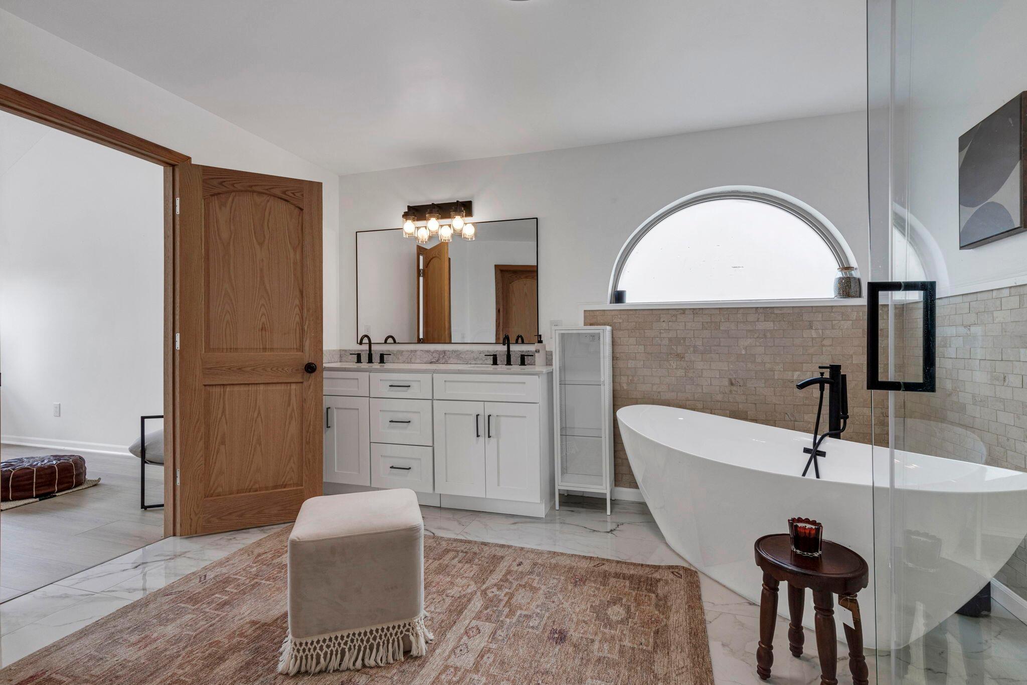 226010322 Property Photo 42
