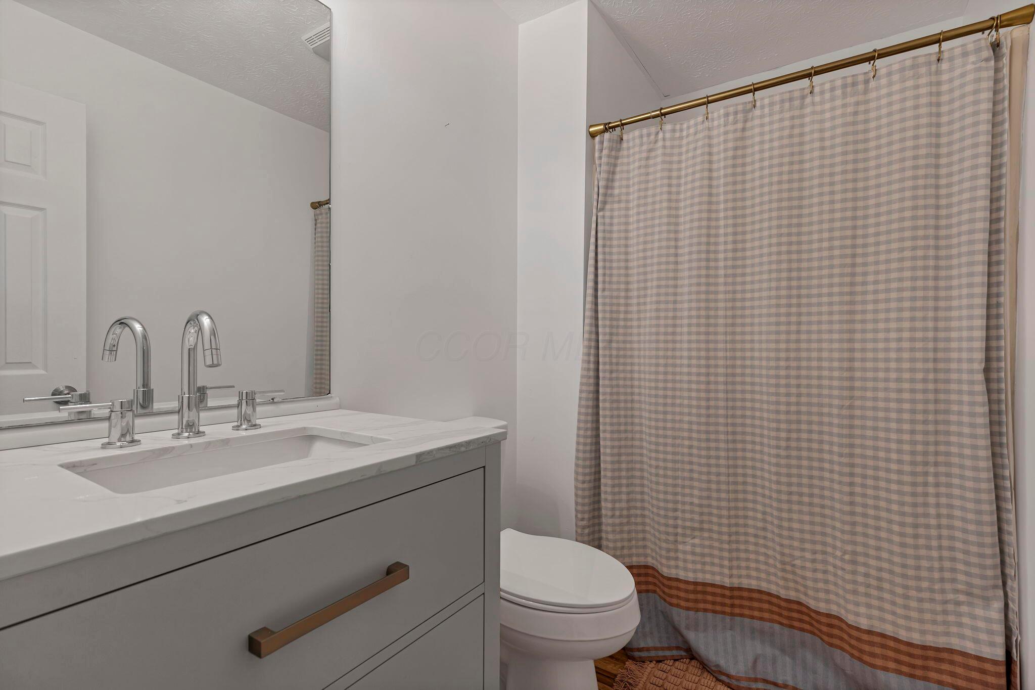 226010322 Property Photo 70