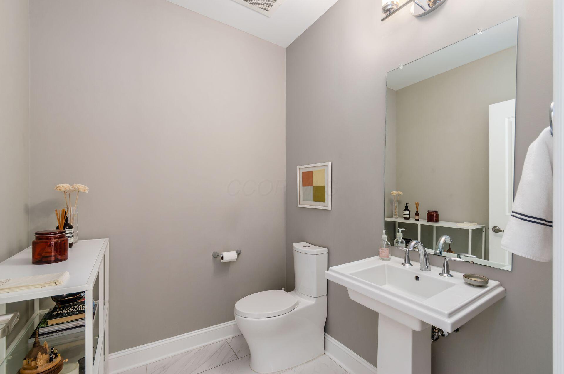 250 W Spring Street, 522 Property Photo 15