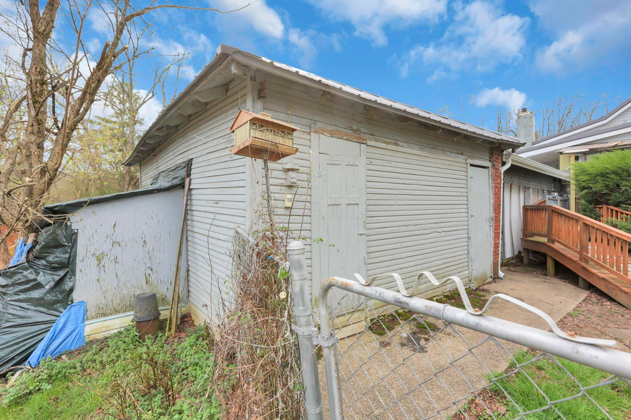 140 S Valley Street Property Photo 60