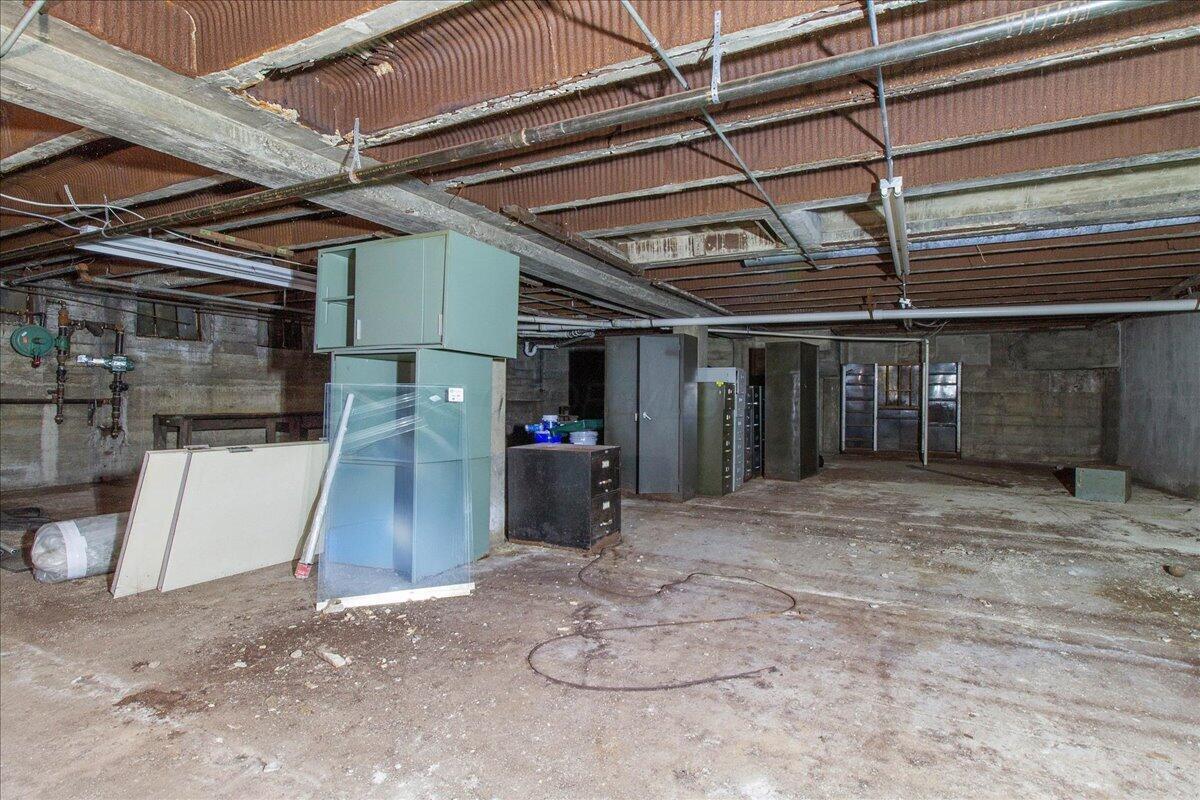 231 N Main Street Property Photo 23