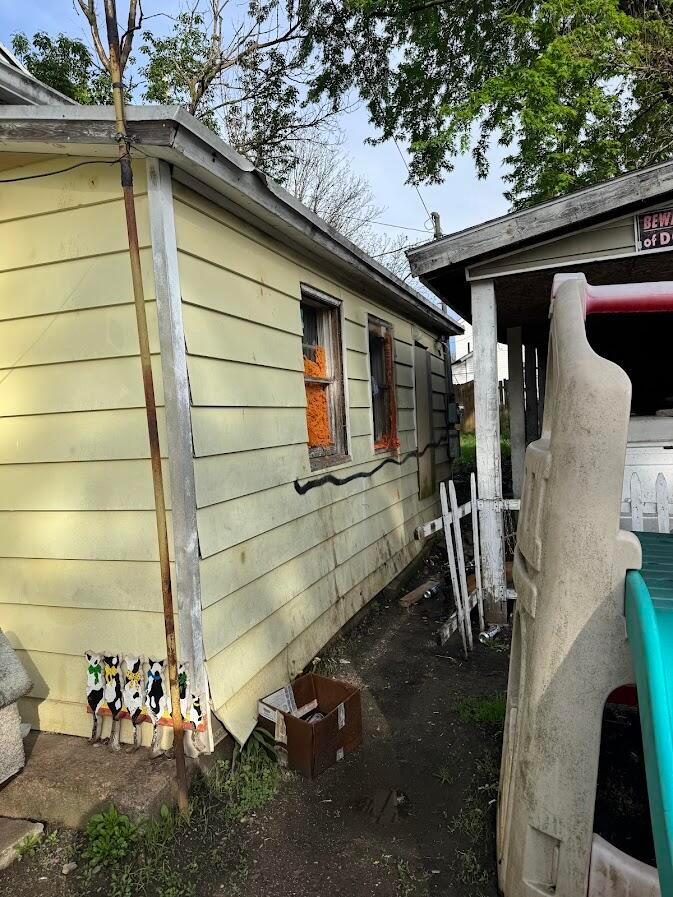 1037 Middle Street Property Photo 4