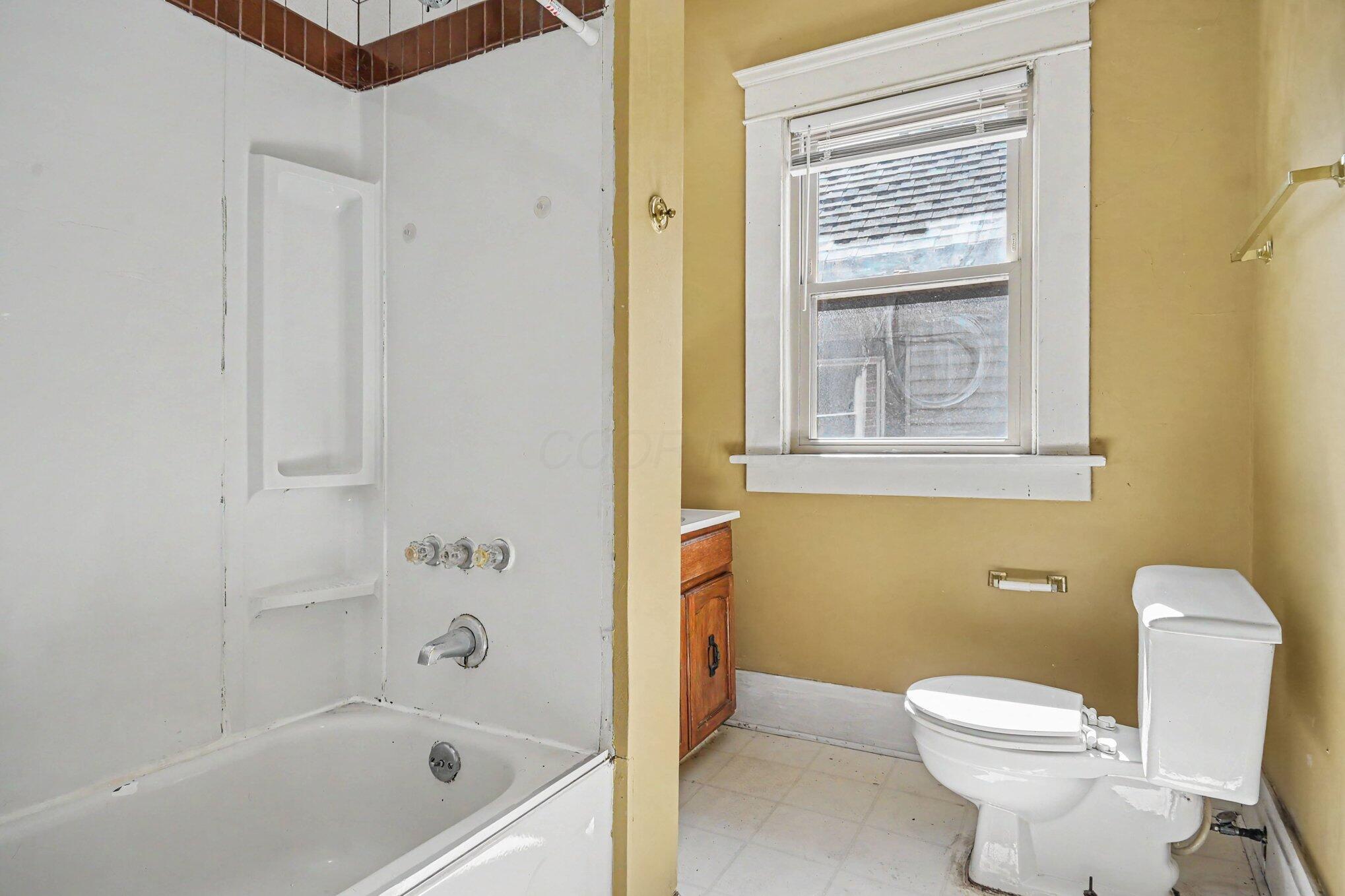 347 E 12th Avenue Property Photo 15