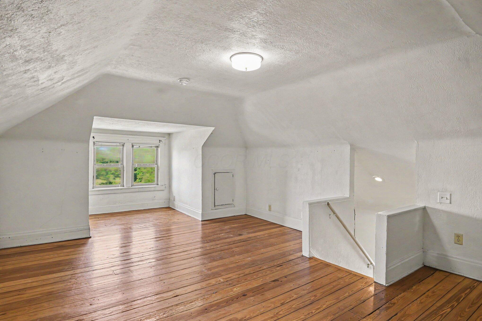 347 E 12th Avenue Property Photo 16