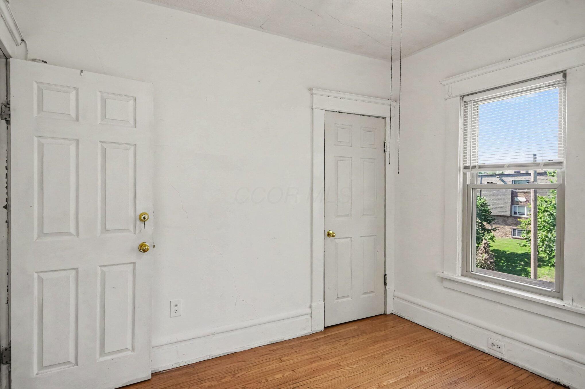 347 E 12th Avenue Property Photo 18
