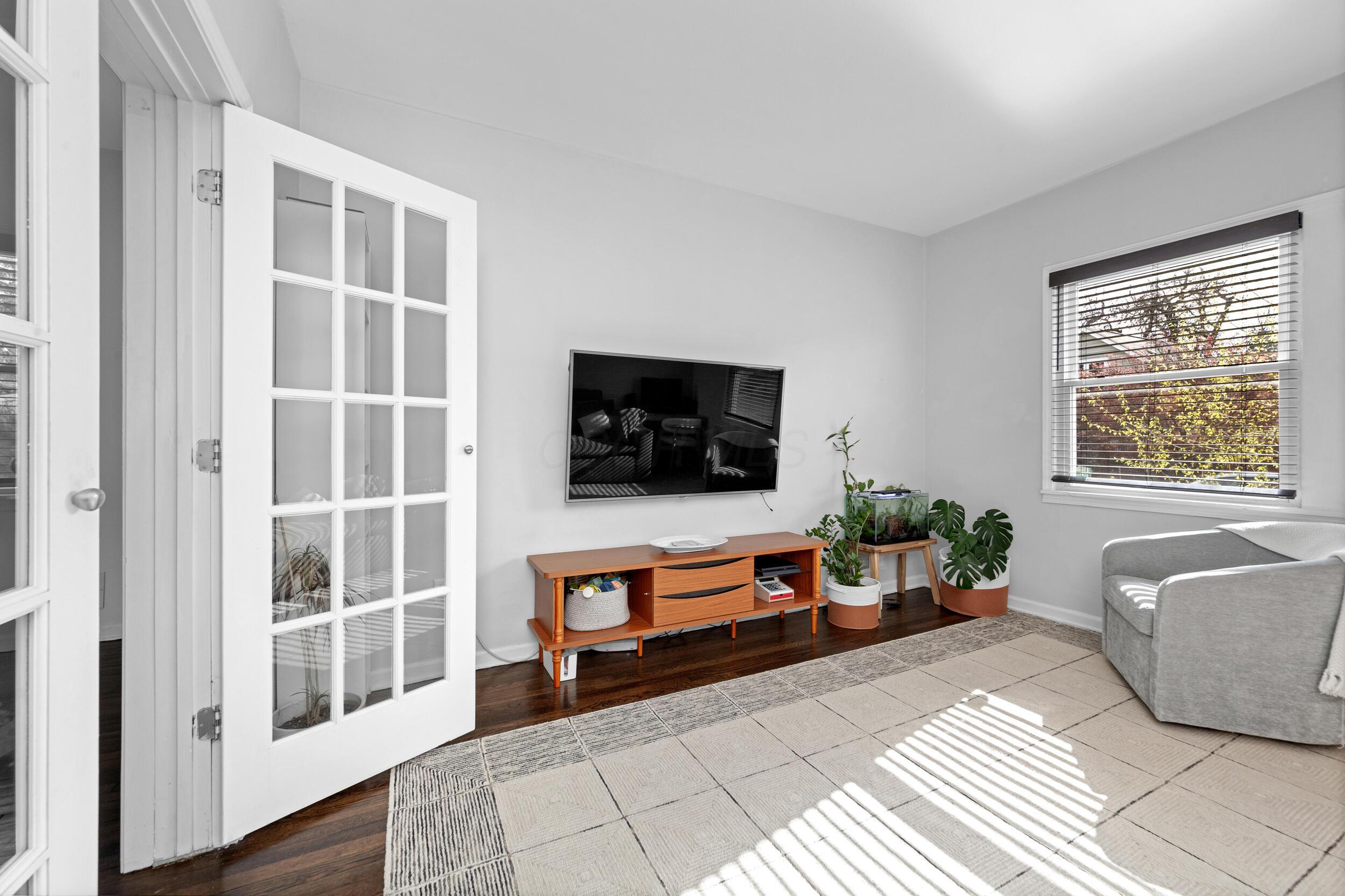 262 S Cypress Avenue Property Photo 7