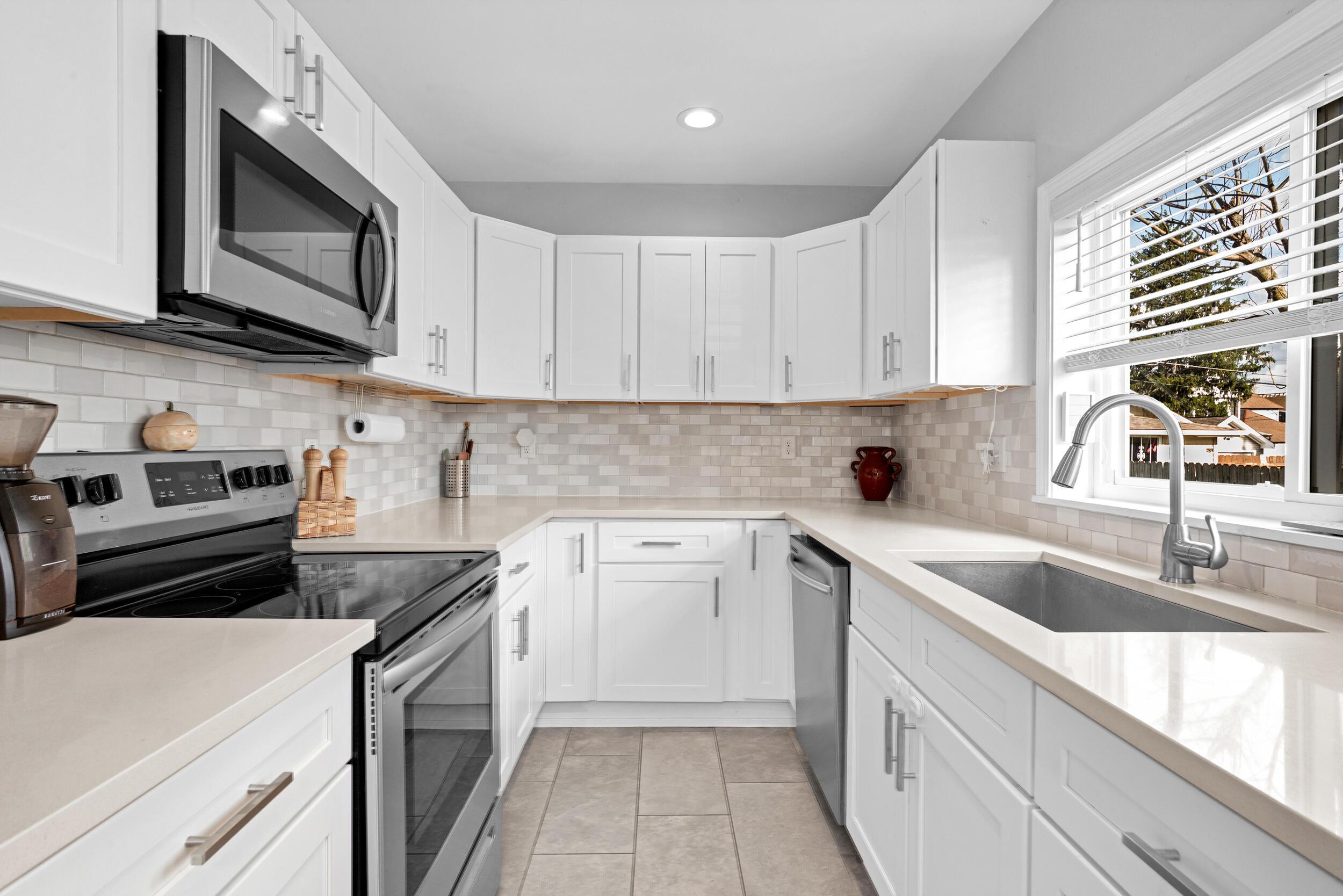 262 S Cypress Avenue Property Photo 12
