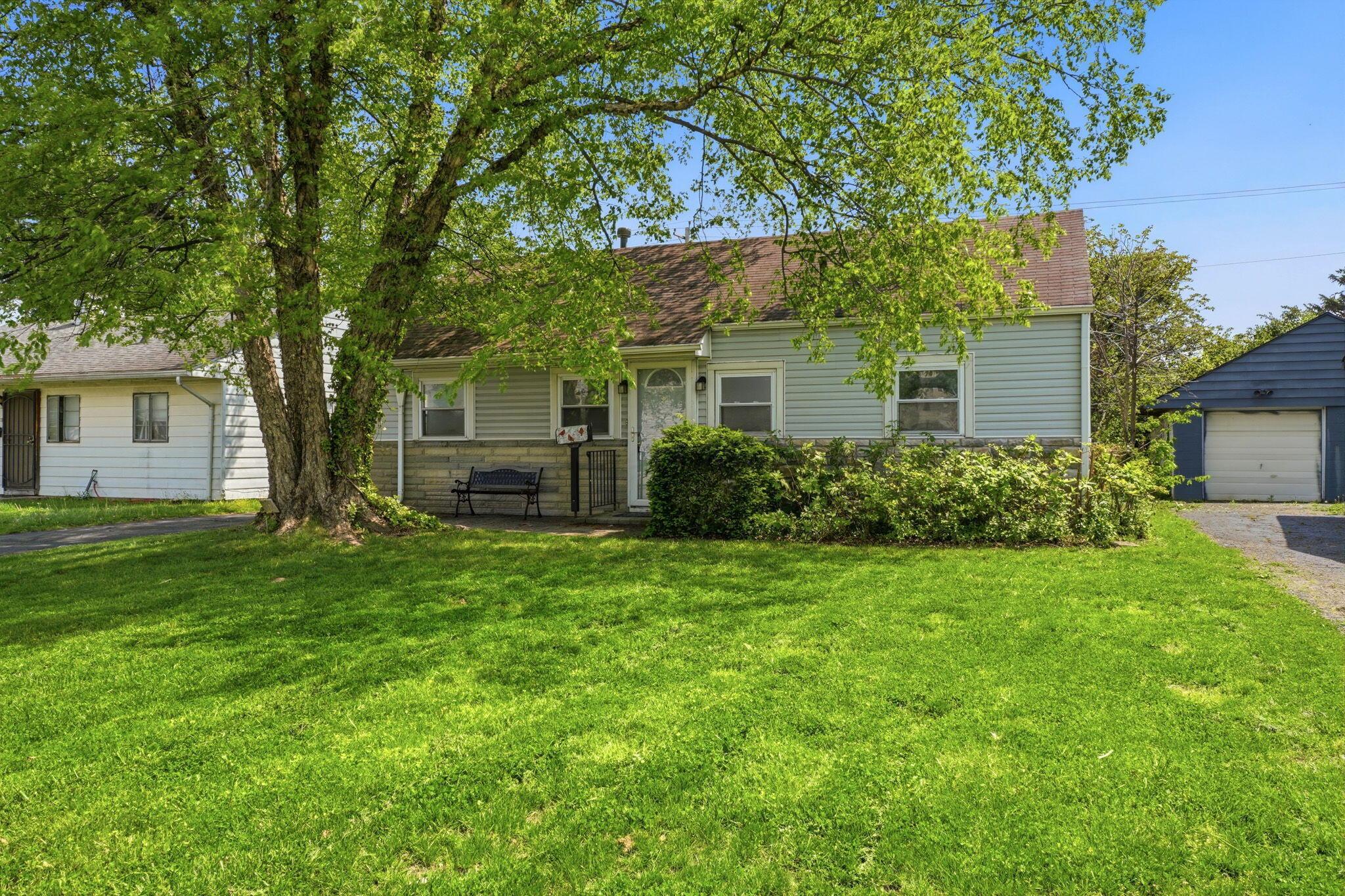 1074 S James Road Property Photo 2